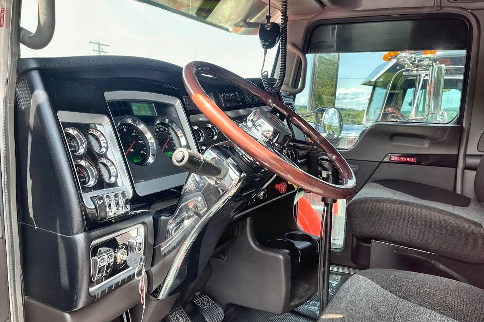 2009 KENWORTH W900L Heavy Hauler - view 15 of 42