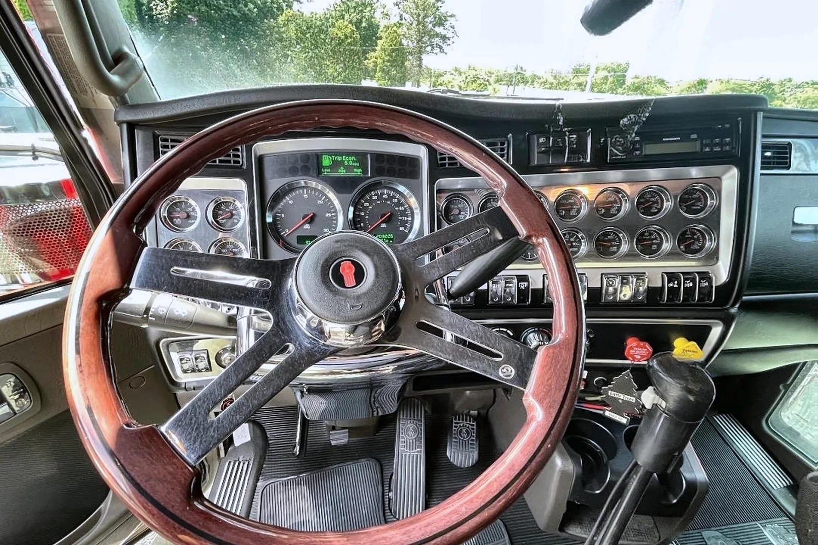 2009 KENWORTH W900L Heavy Hauler - view 19 of 42