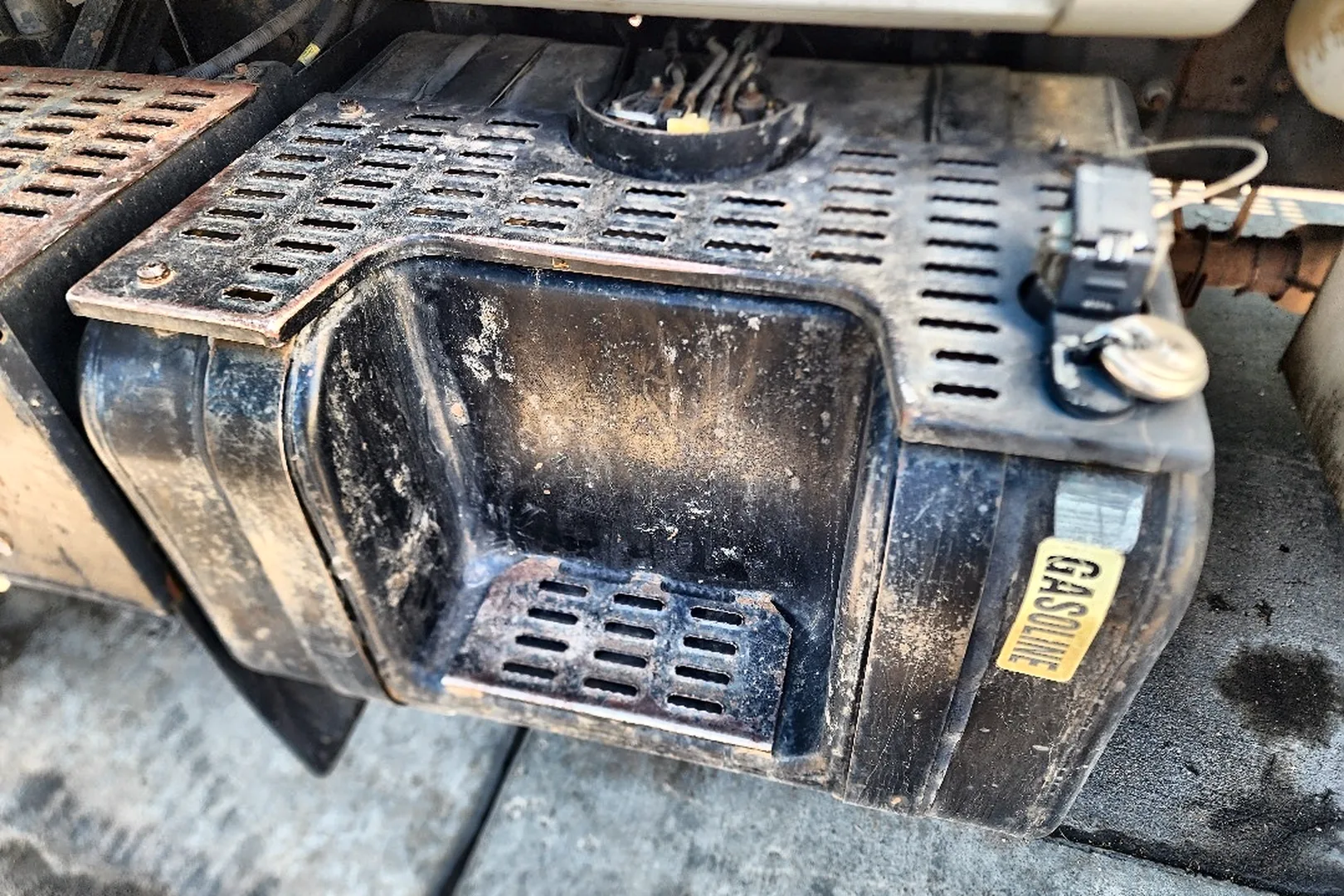 1999 GMC LAN46-2E - view 17 of 35