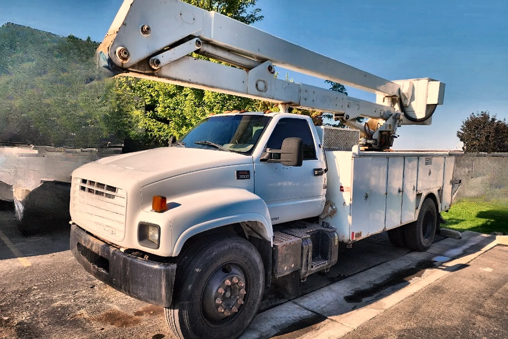 1999 GMC LAN46-2E - view 7 of 35