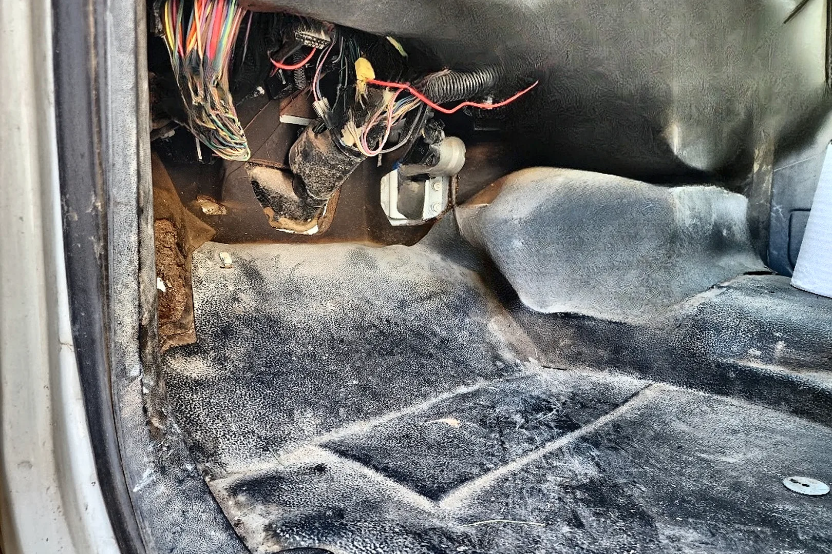 1999 GMC LAN46-2E - view 20 of 35