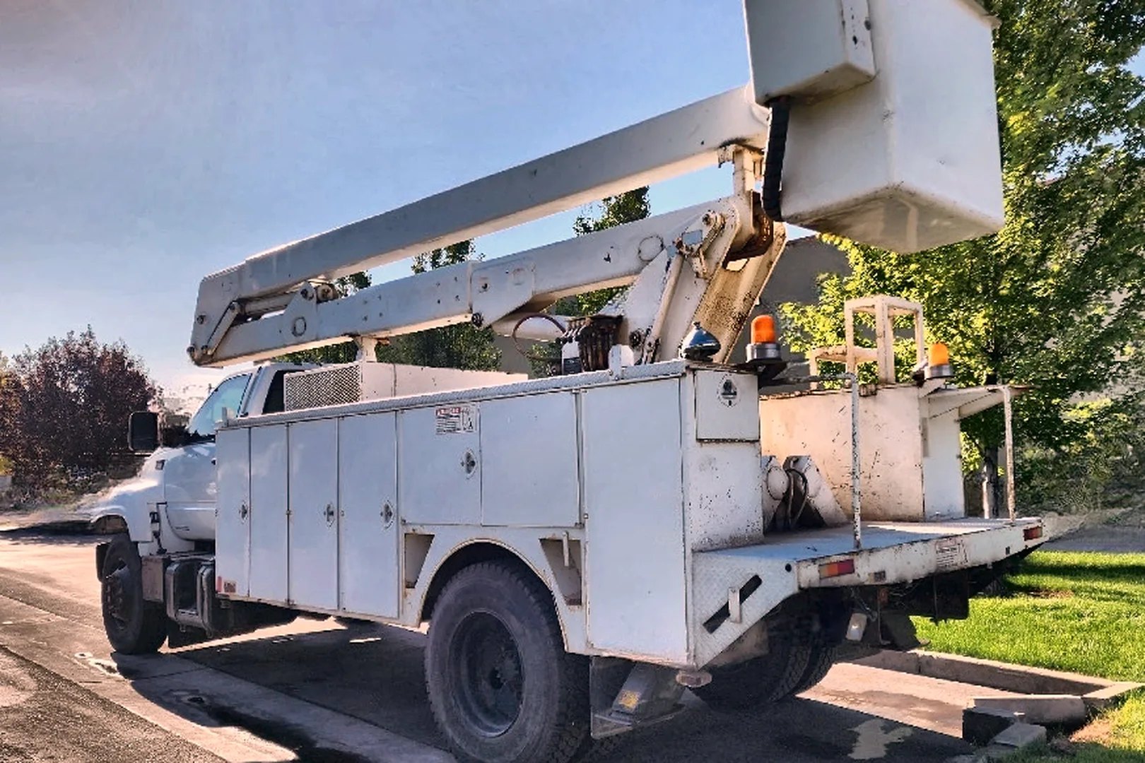 1999 GMC LAN46-2E - view 6 of 35