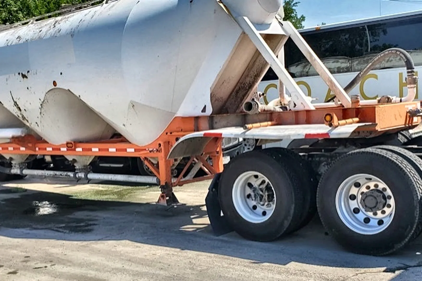 2015 EXA PNEUMATIC SAND TRAILER - view 8 of 15