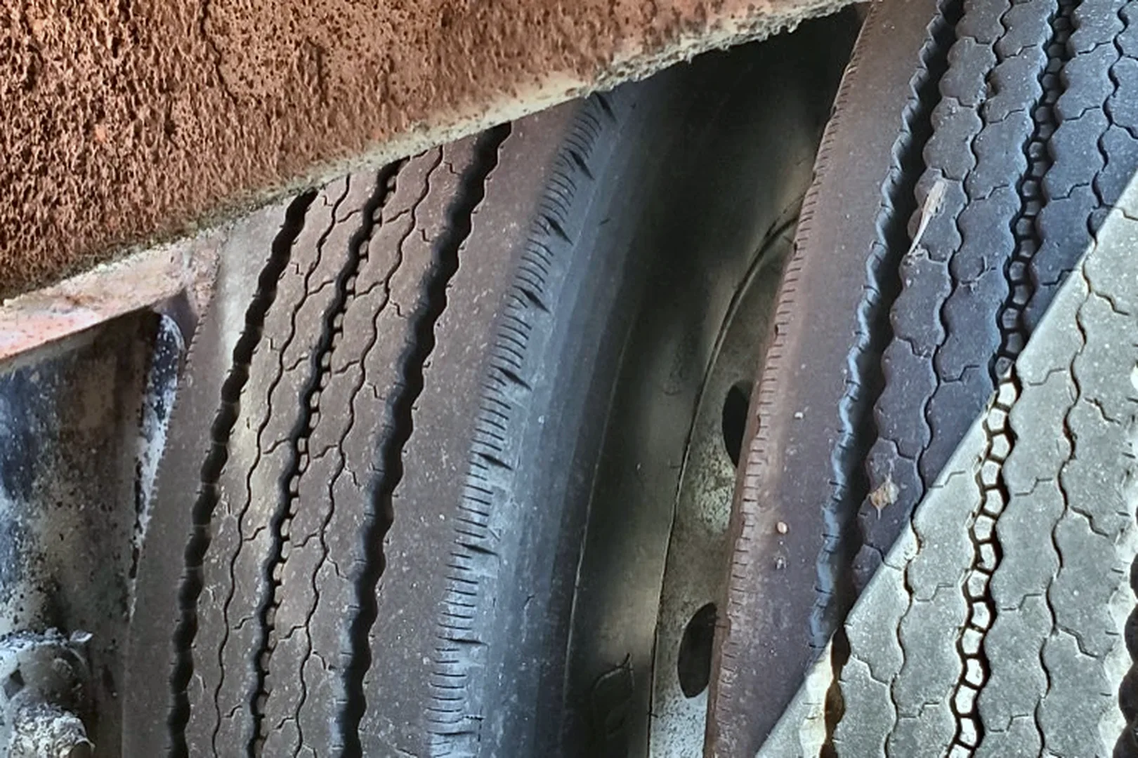 2015 EXA PNEUMATIC SAND TRAILER - view 13 of 15