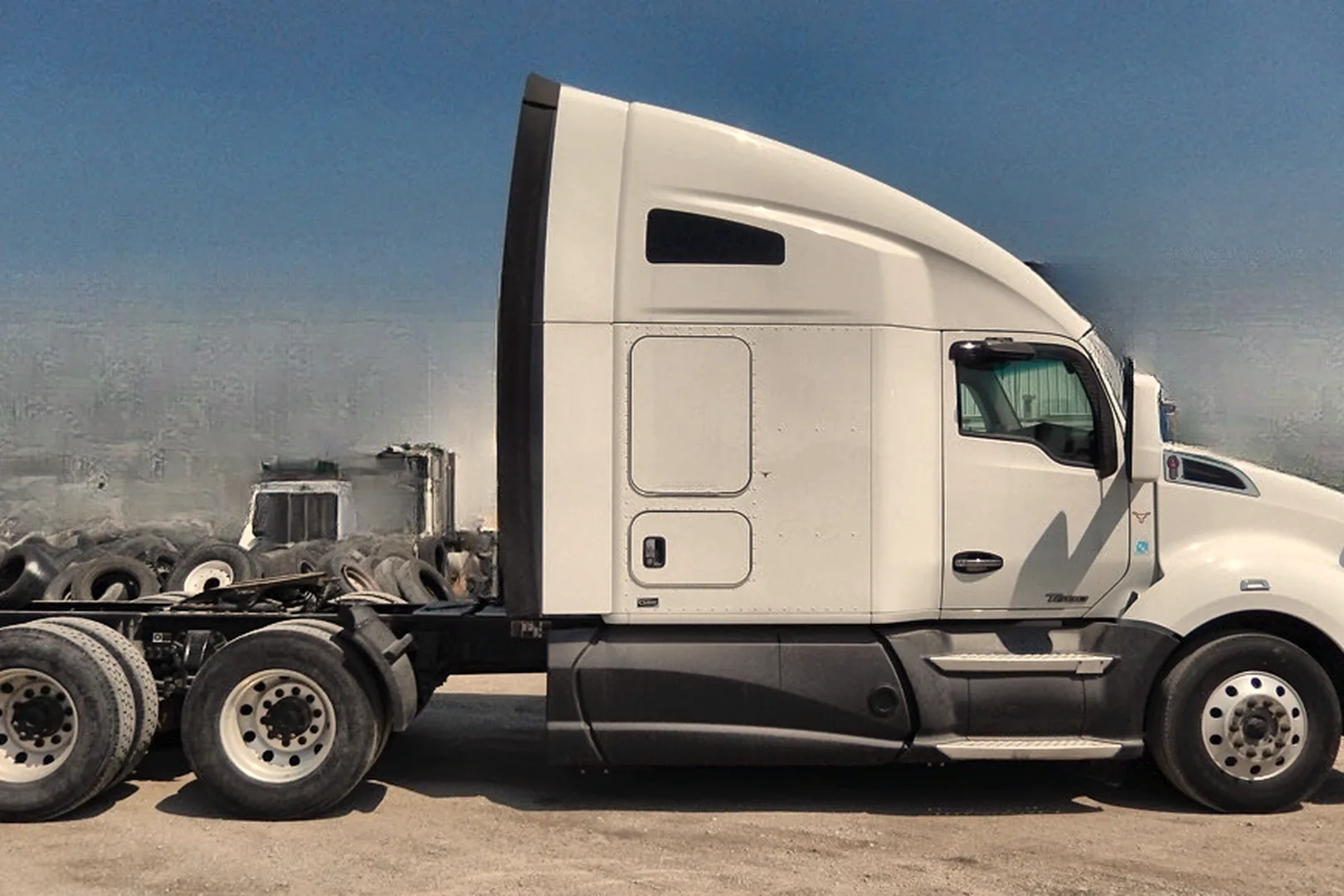 2017 KENWORTH T680 - view 13 of 54