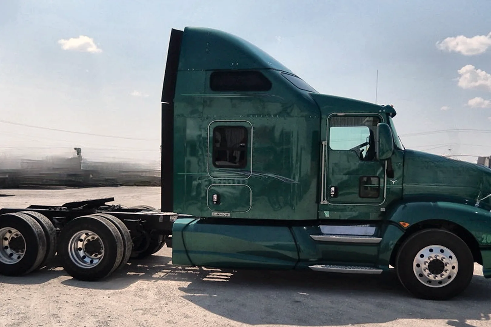 2012 KENWORTH T660 - view 9 of 54