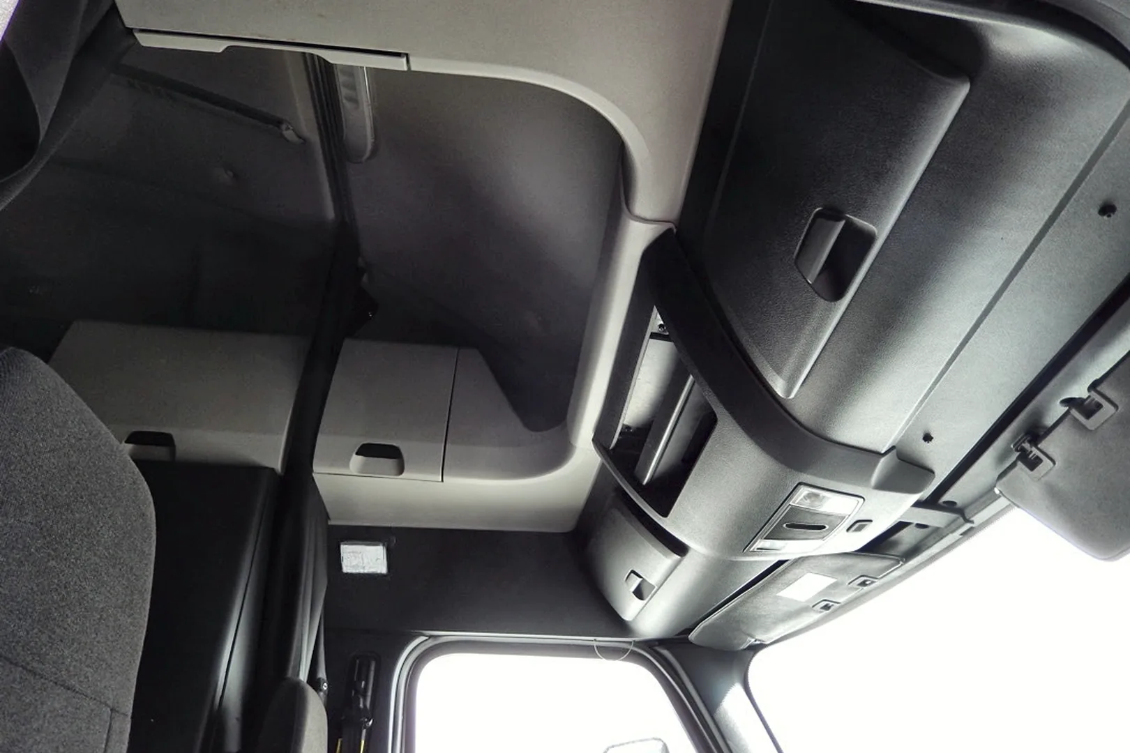 2019 FREIGHTLINER CASCADIA - view 17 of 50