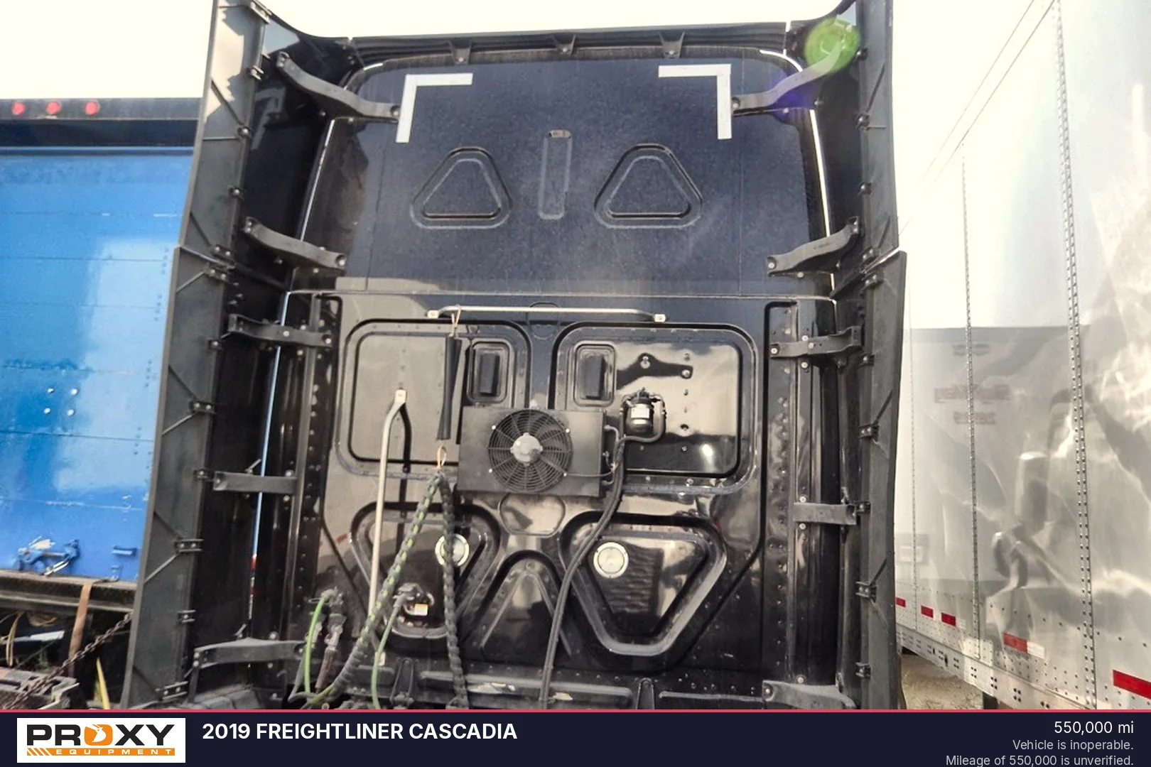 2019 FREIGHTLINER CASCADIA - view 4 of 50