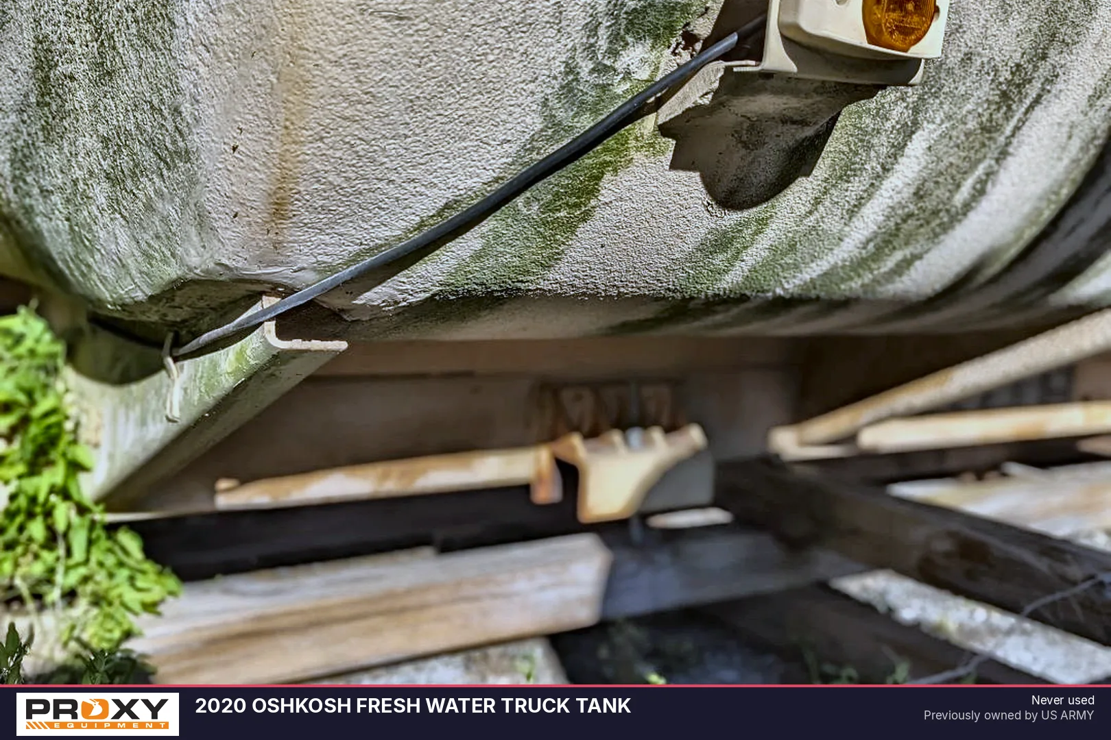 2020 OSHKOSH FRESH WATER TRUCK TANK - view 4 of 13