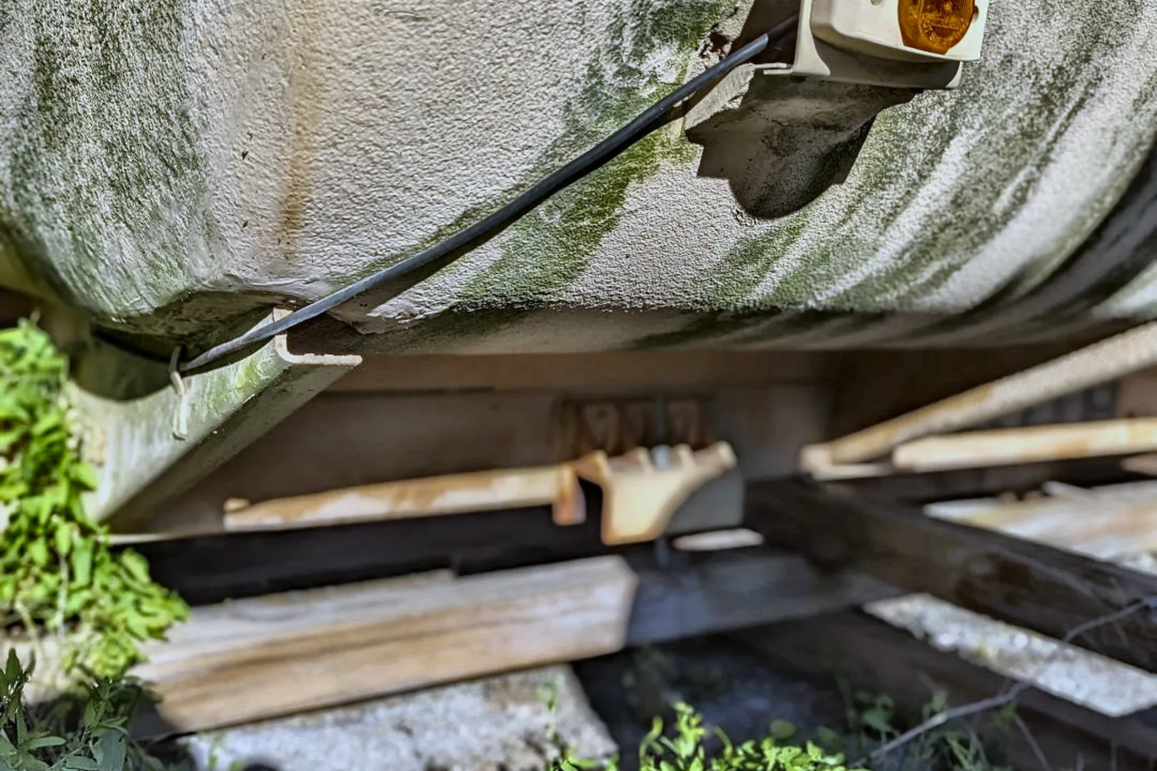 2020 OSHKOSH FRESH WATER TRUCK TANK - view 12 of 13