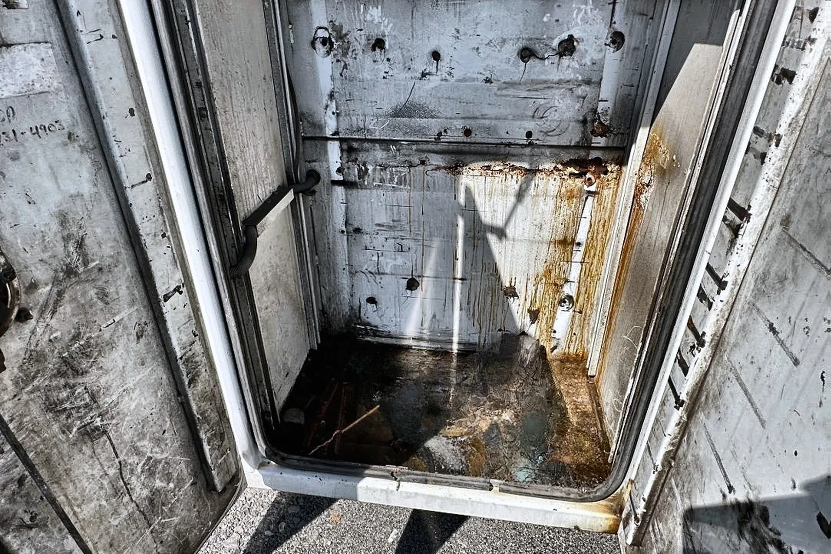 2003 FORD F650 Service Truck - view 14 of 43