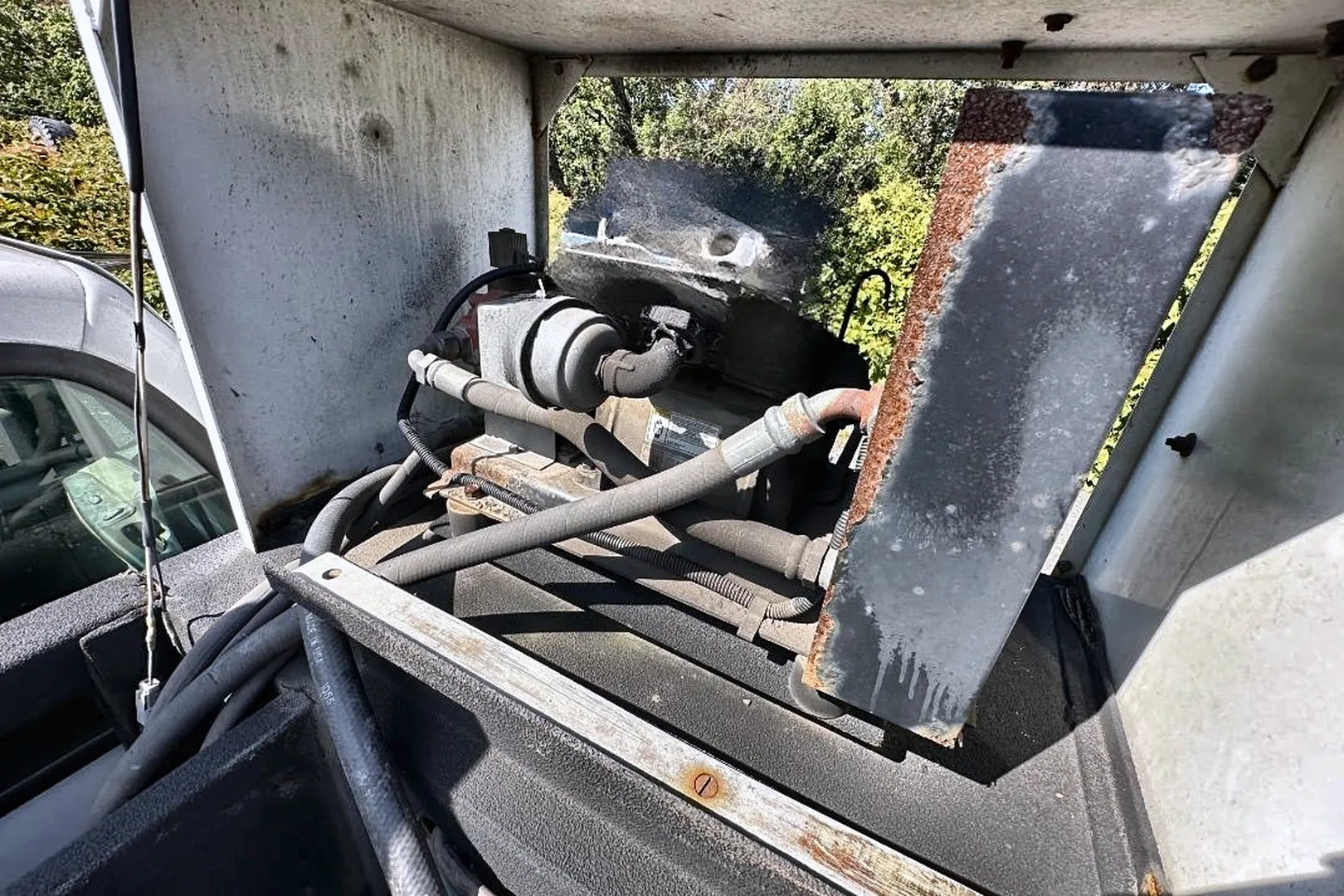 2003 FORD F650 Service Truck - view 15 of 43