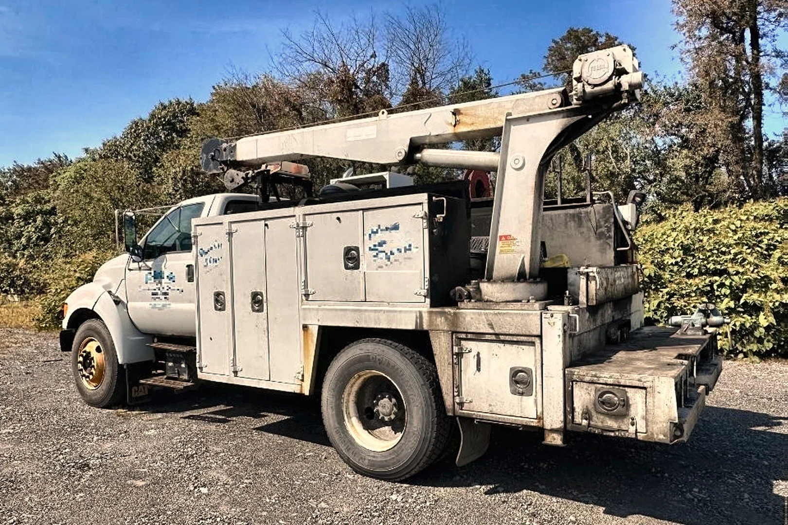 2003 FORD F650 Service Truck - view 8 of 43