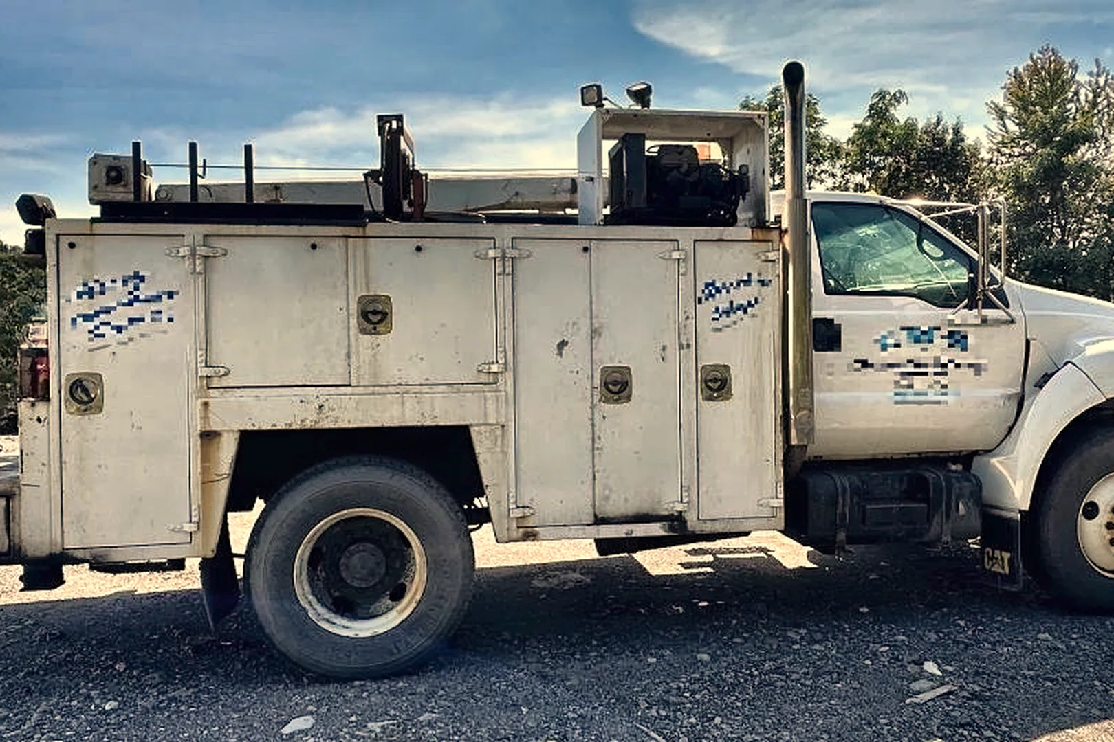 2003 FORD F650 Service Truck - view 6 of 43