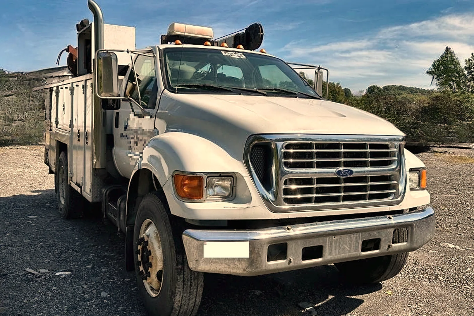 2003 FORD F650 Service Truck - view 11 of 43