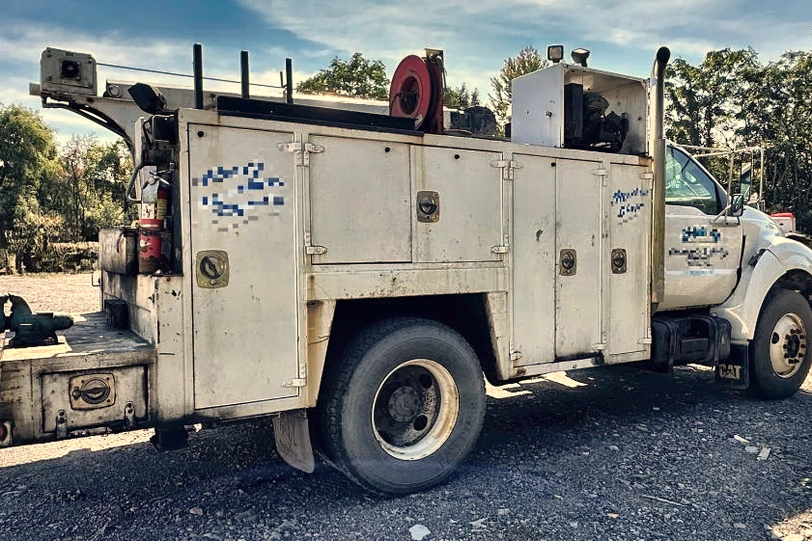 2003 FORD F650 Service Truck - view 10 of 43