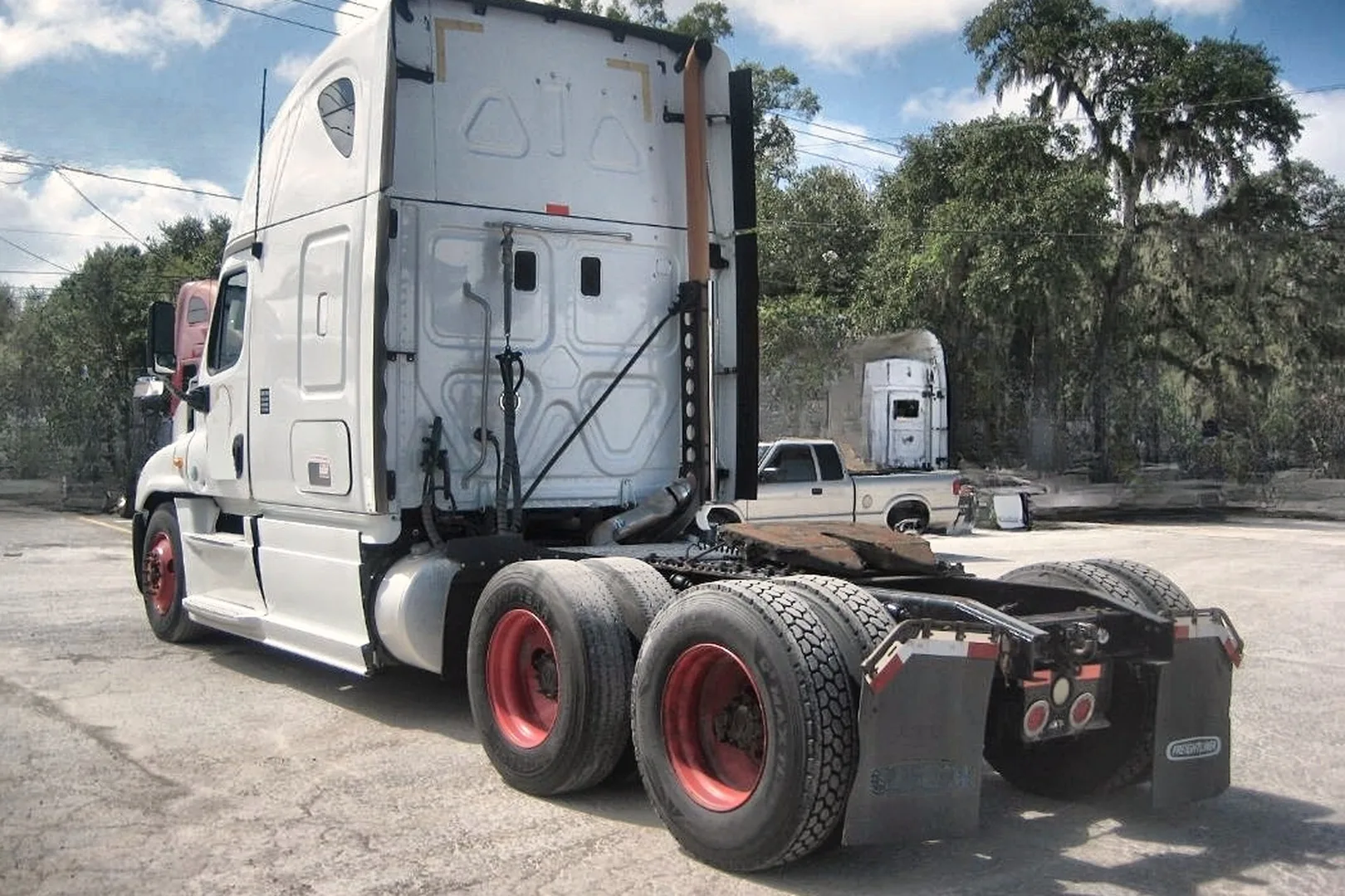 2013 FREIGHTLINER Cascadia - view 13 of 17