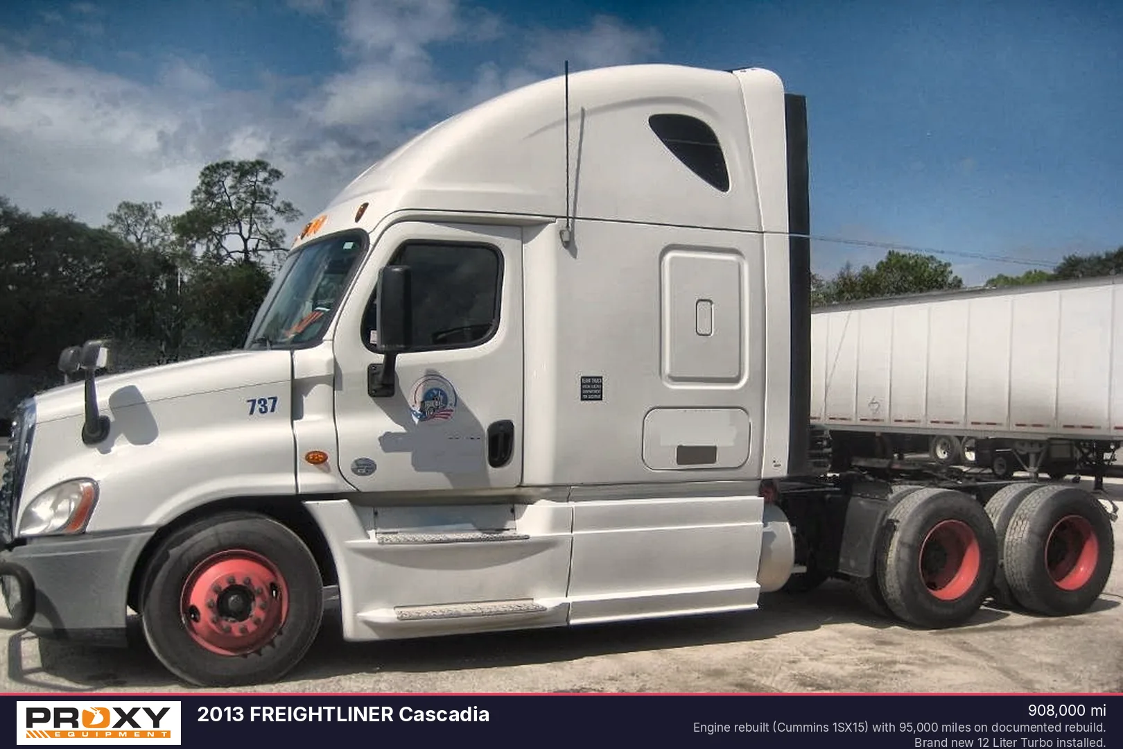 2013 FREIGHTLINER Cascadia - view 3 of 17