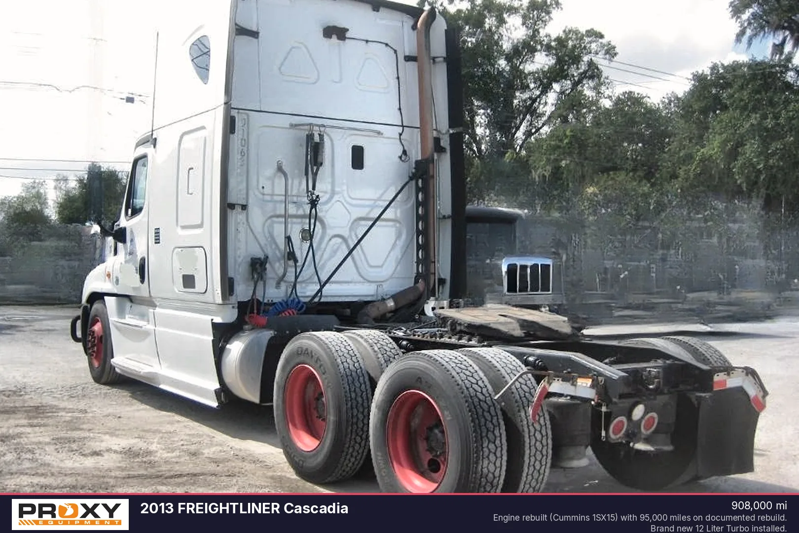 2013 FREIGHTLINER Cascadia - view 5 of 17