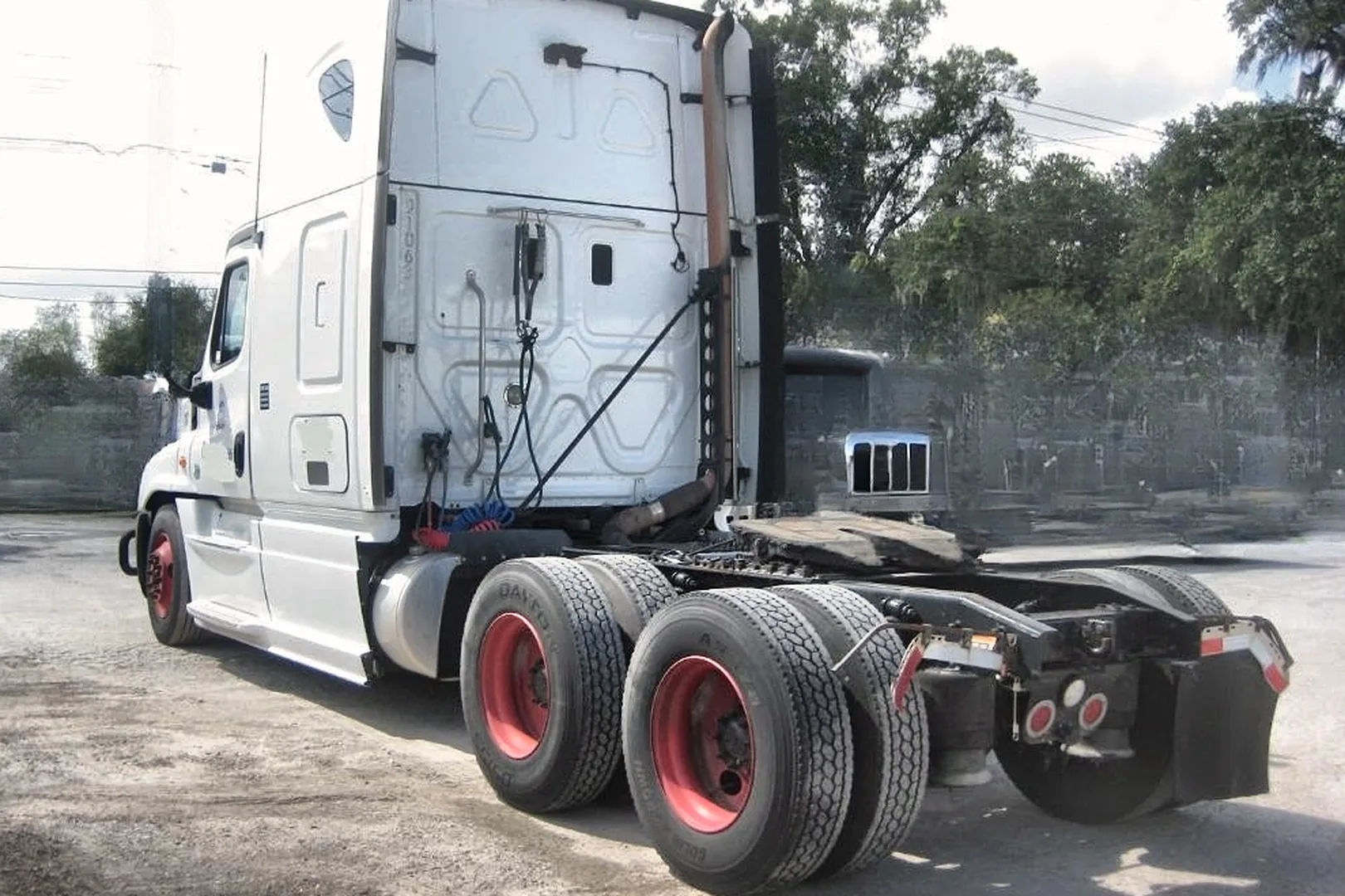 2013 FREIGHTLINER Cascadia - view 13 of 17