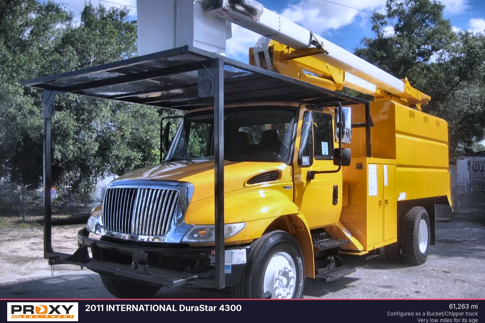 2011 INTERNATIONAL DuraStar 4300 - view 1 of 18