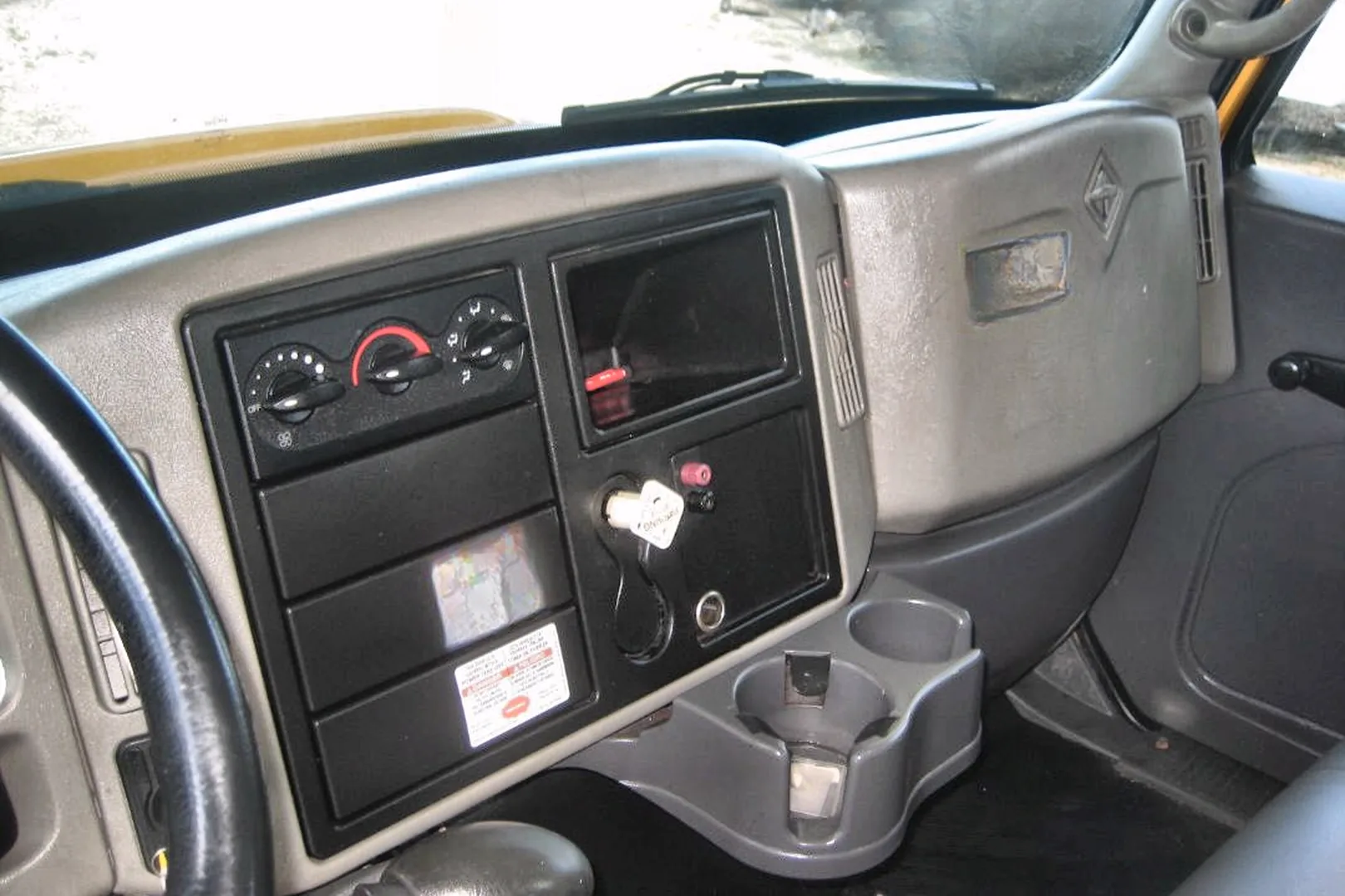 2011 INTERNATIONAL DuraStar 4300 - view 11 of 18