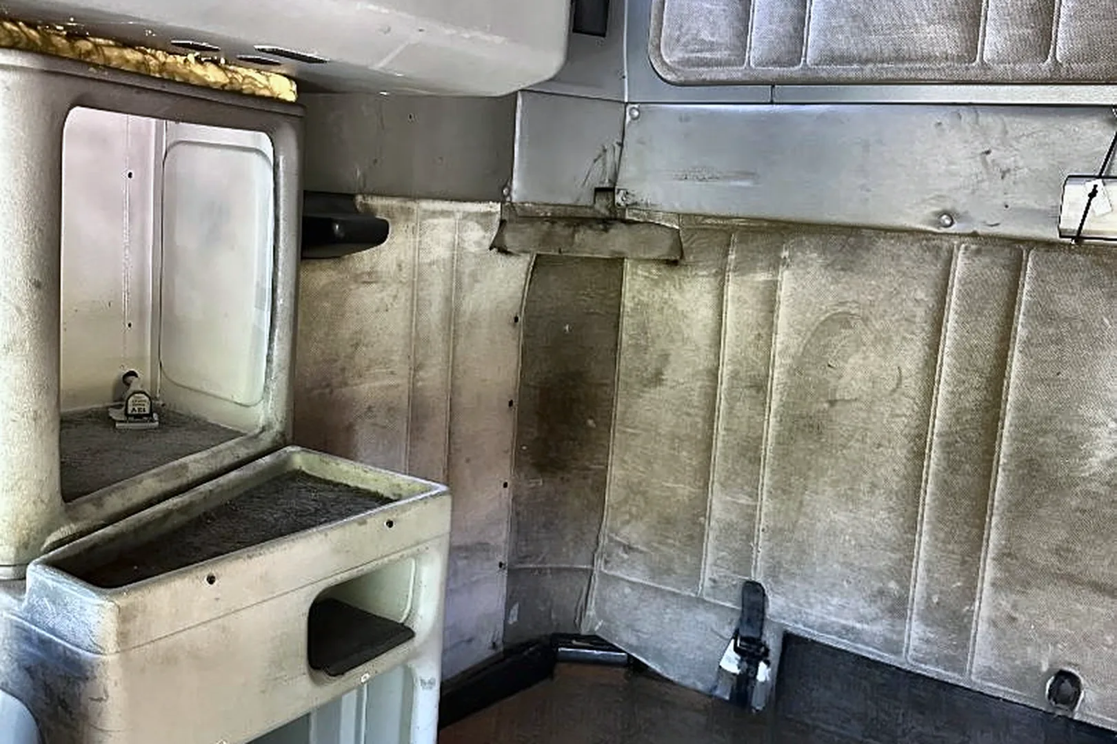 2001 FREIGHTLINER FLD 120 - view 18 of 36