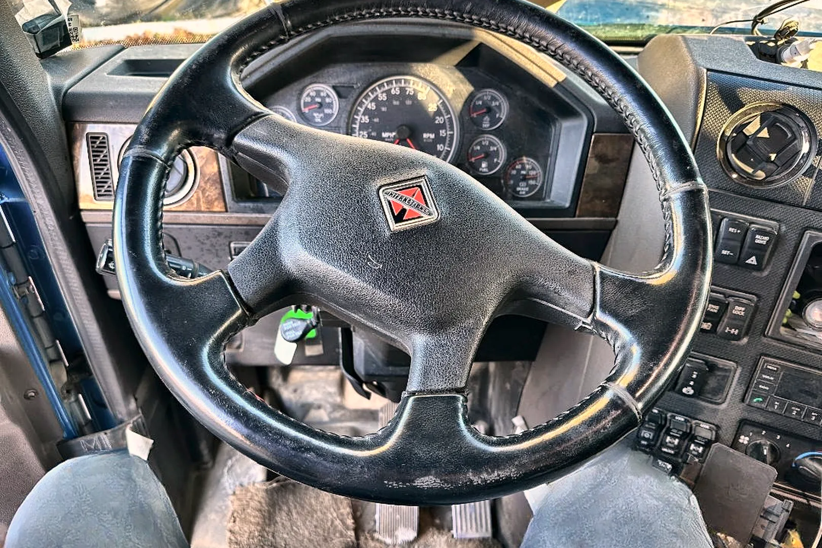 2021 INTERNATIONAL HX520 SFA - view 20 of 36