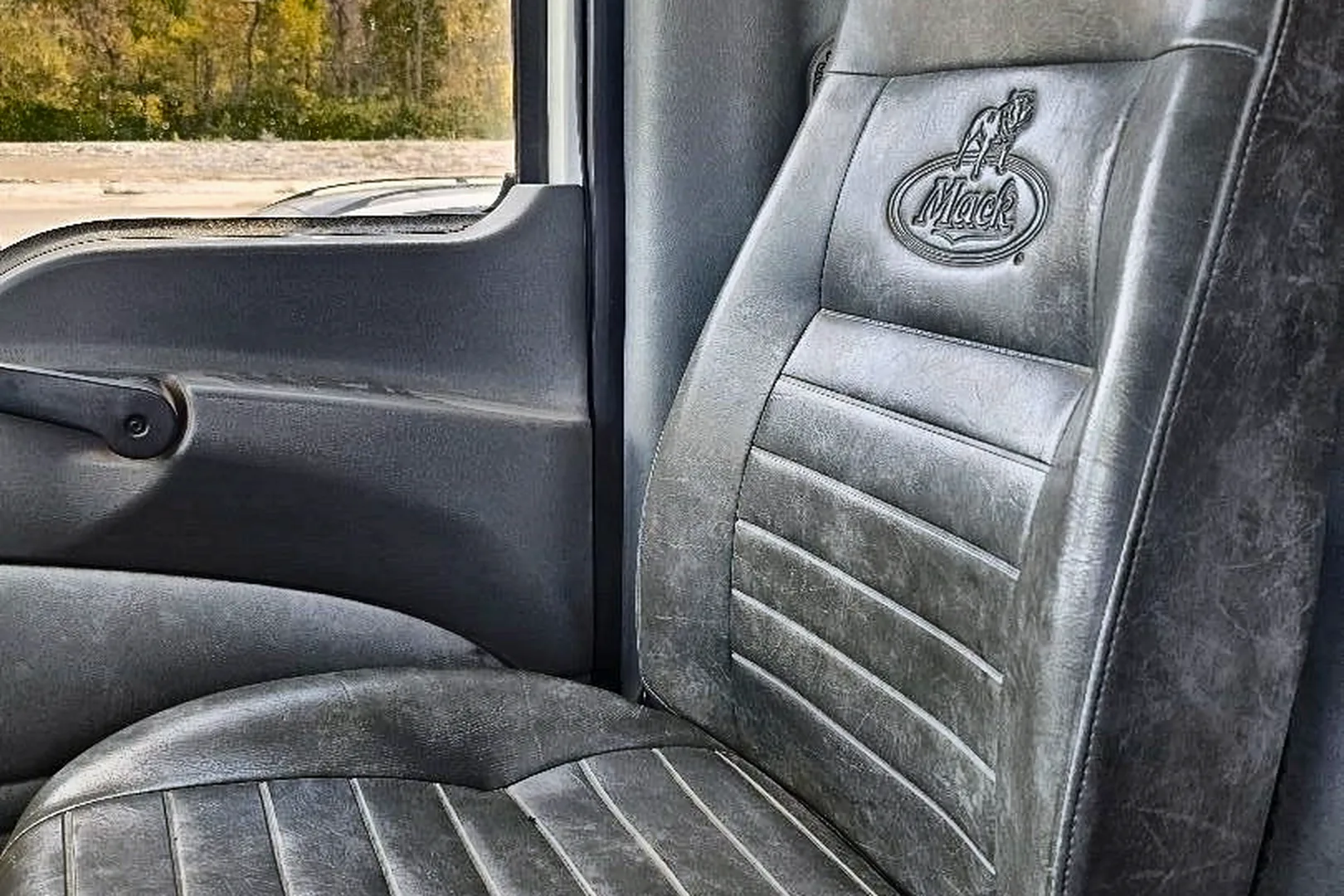 2010 MACK CHU613 Pinnacle - view 14 of 23