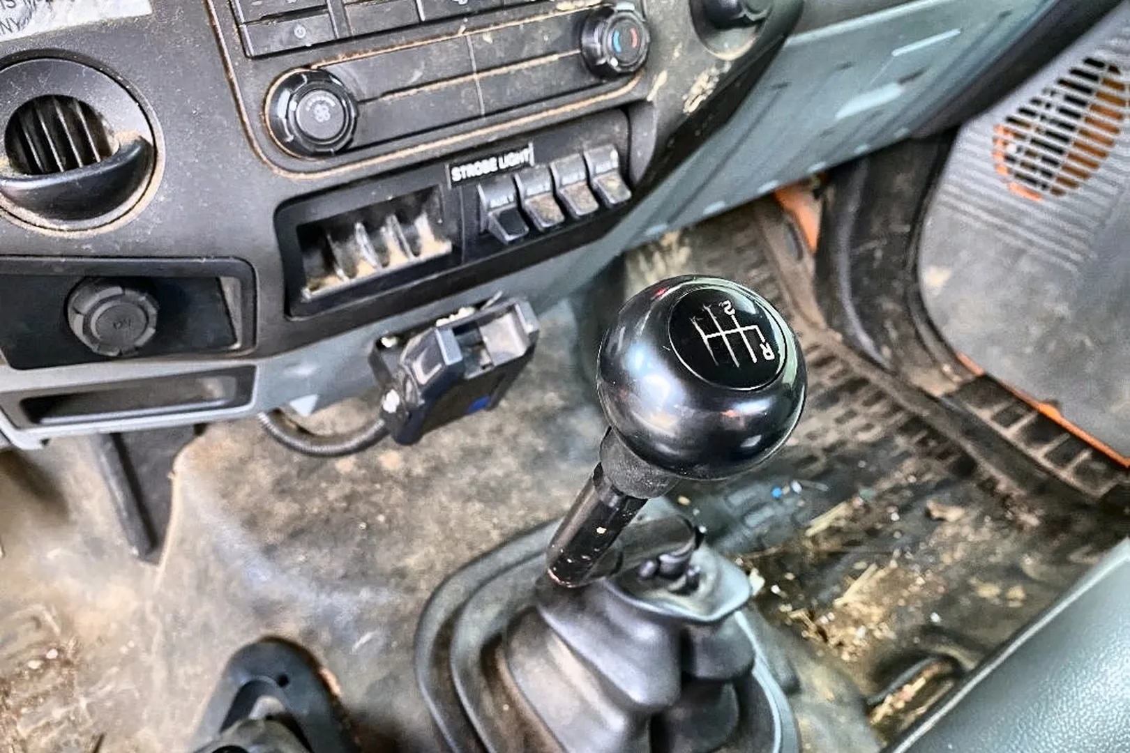 2013 FORD F750 - view 11 of 16