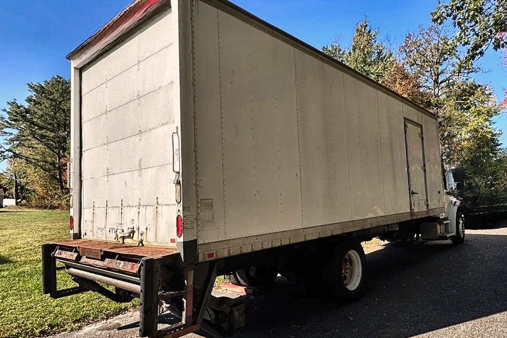 2006 FREIGHTLINER M2 Business Class Box Truck - view 9 of 40