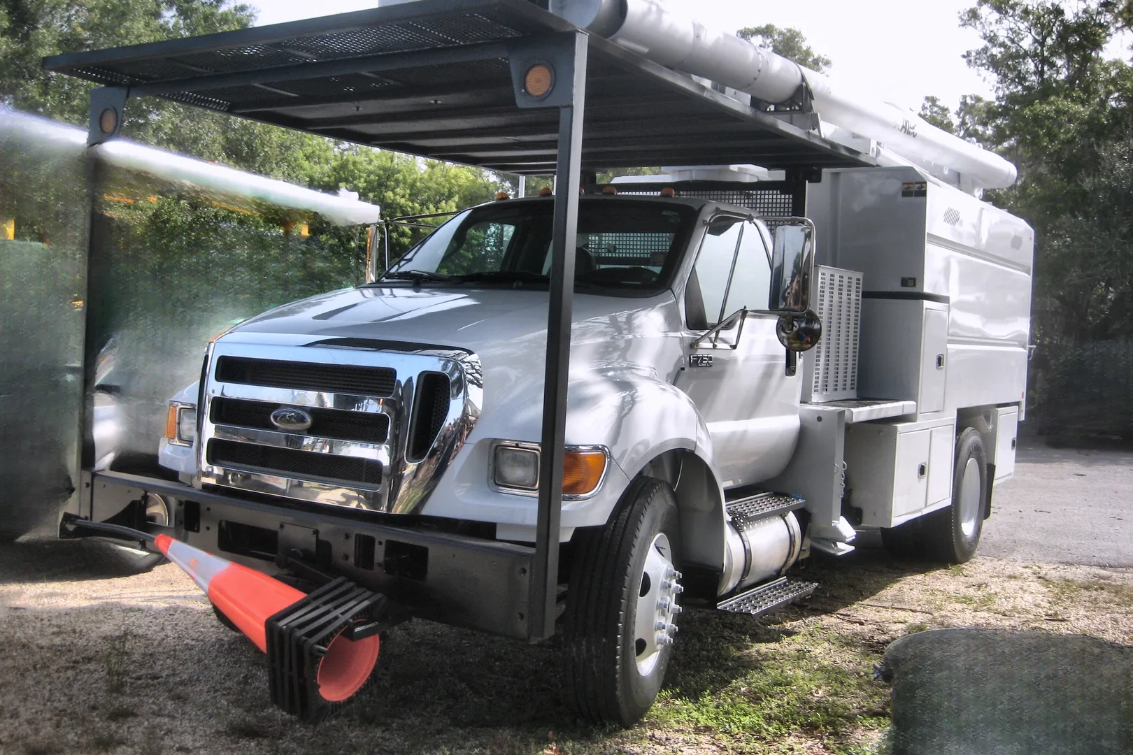 2013 FORD F750 - view 6 of 11