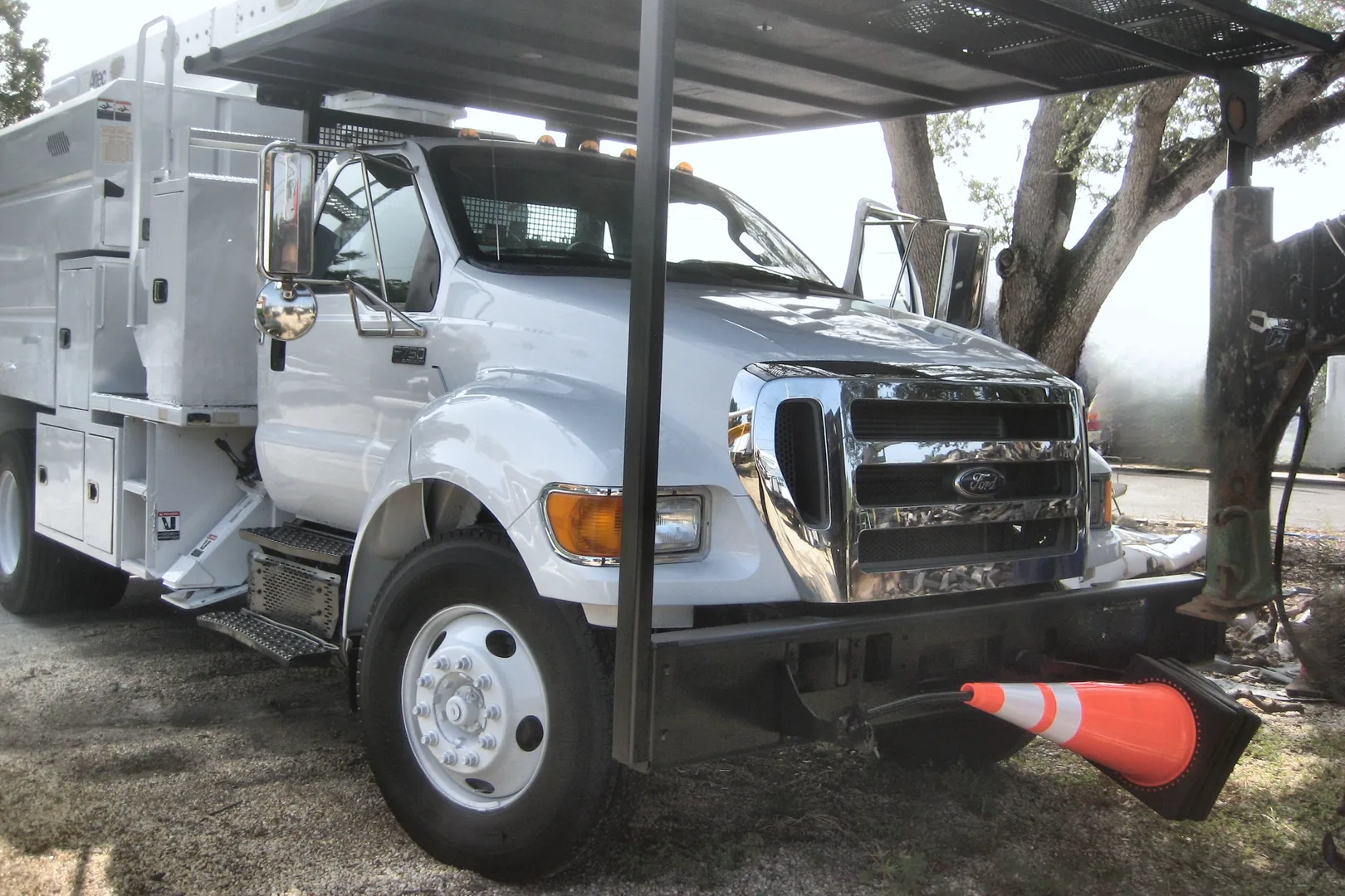 2013 FORD F750 - view 7 of 11