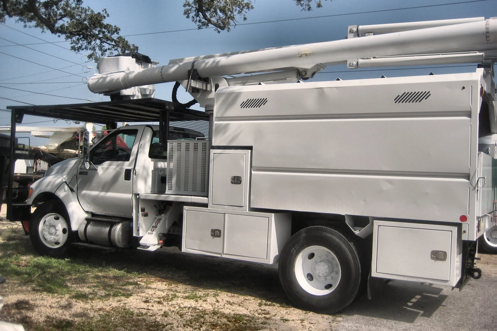 2013 FORD F750 - view 10 of 11