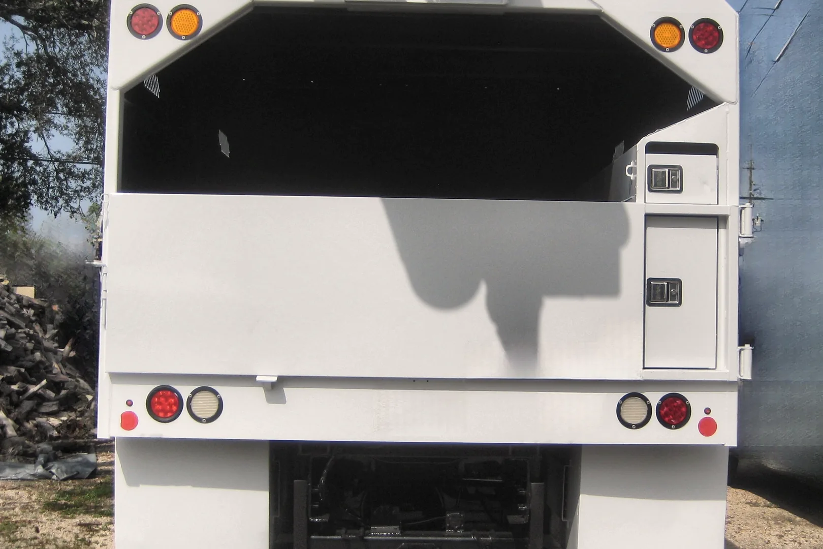 2013 FORD F750 - view 11 of 11