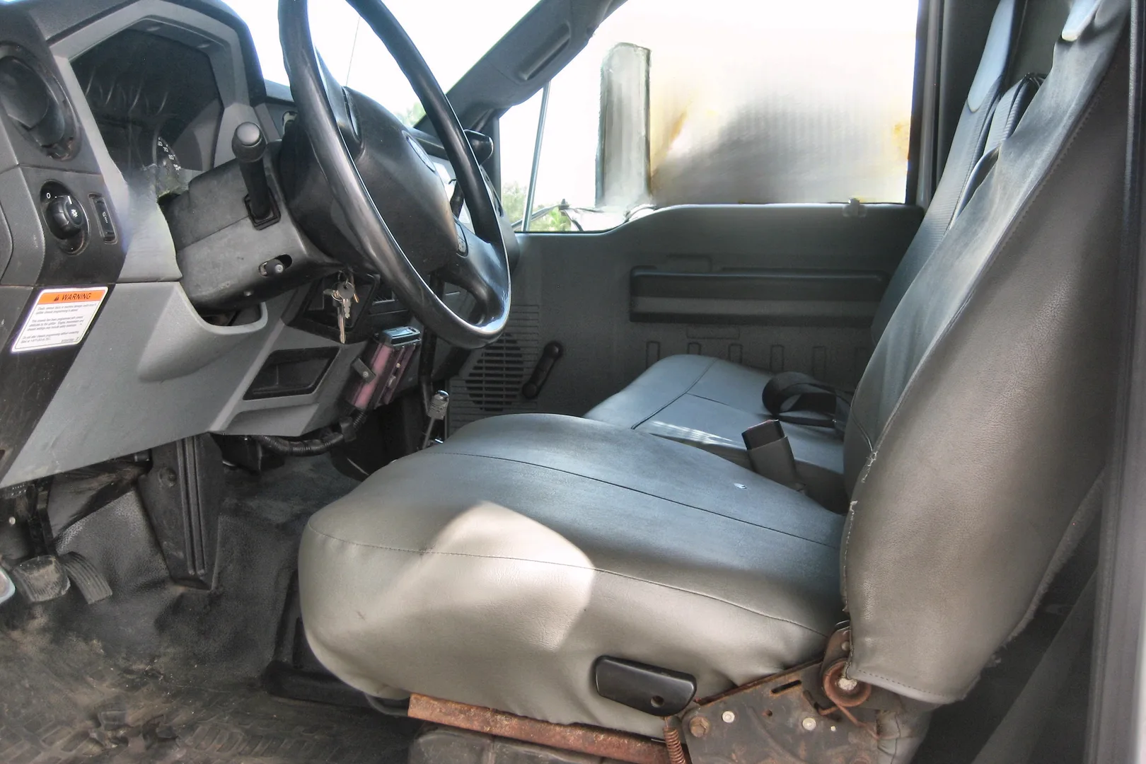 2013 FORD F750 - view 9 of 11