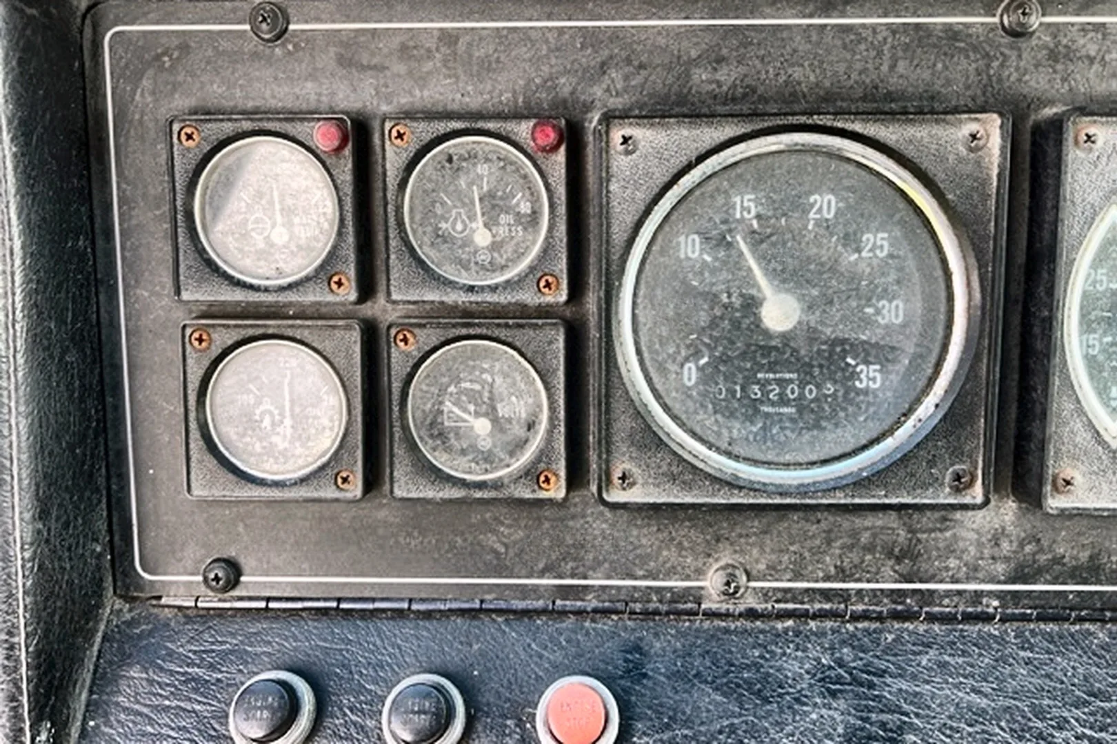 1988 PIERCE FIRE TRUCK - view 16 of 24