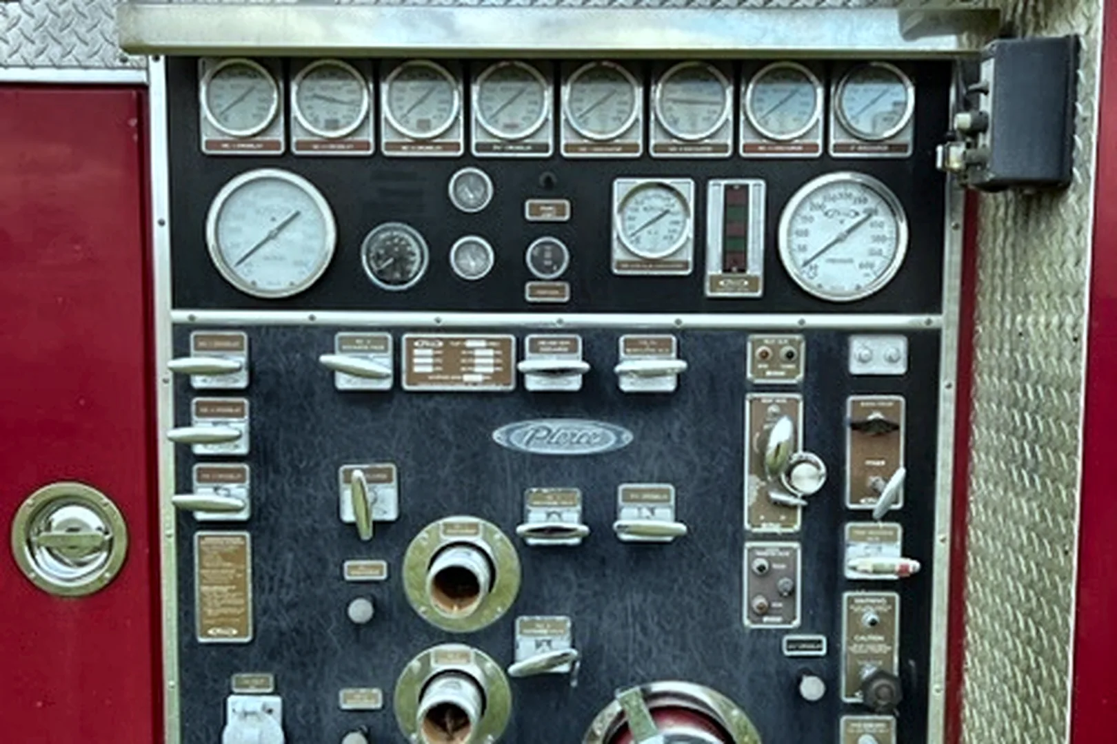 1988 PIERCE FIRE TRUCK - view 11 of 24