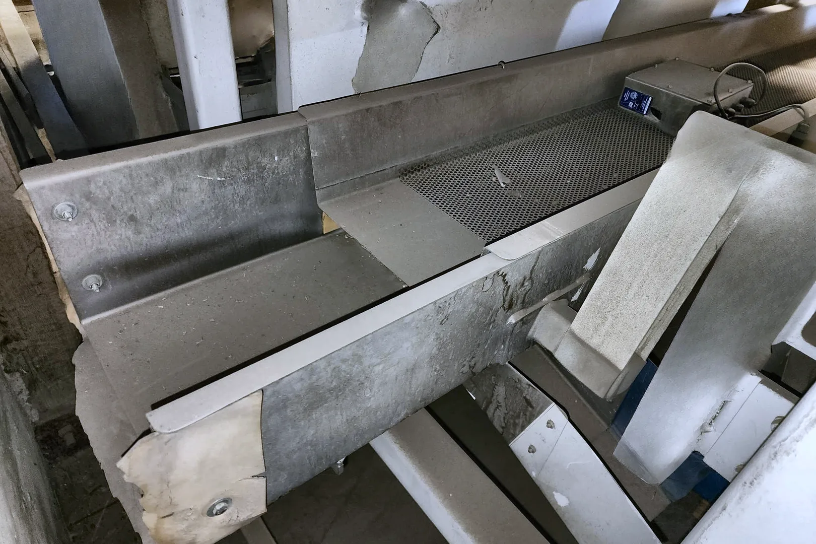 2011 DEAMCO MFG Deamco Feeder Conveyor - VCNF-U-14 X 8 X 9-0 - view 9 of 13