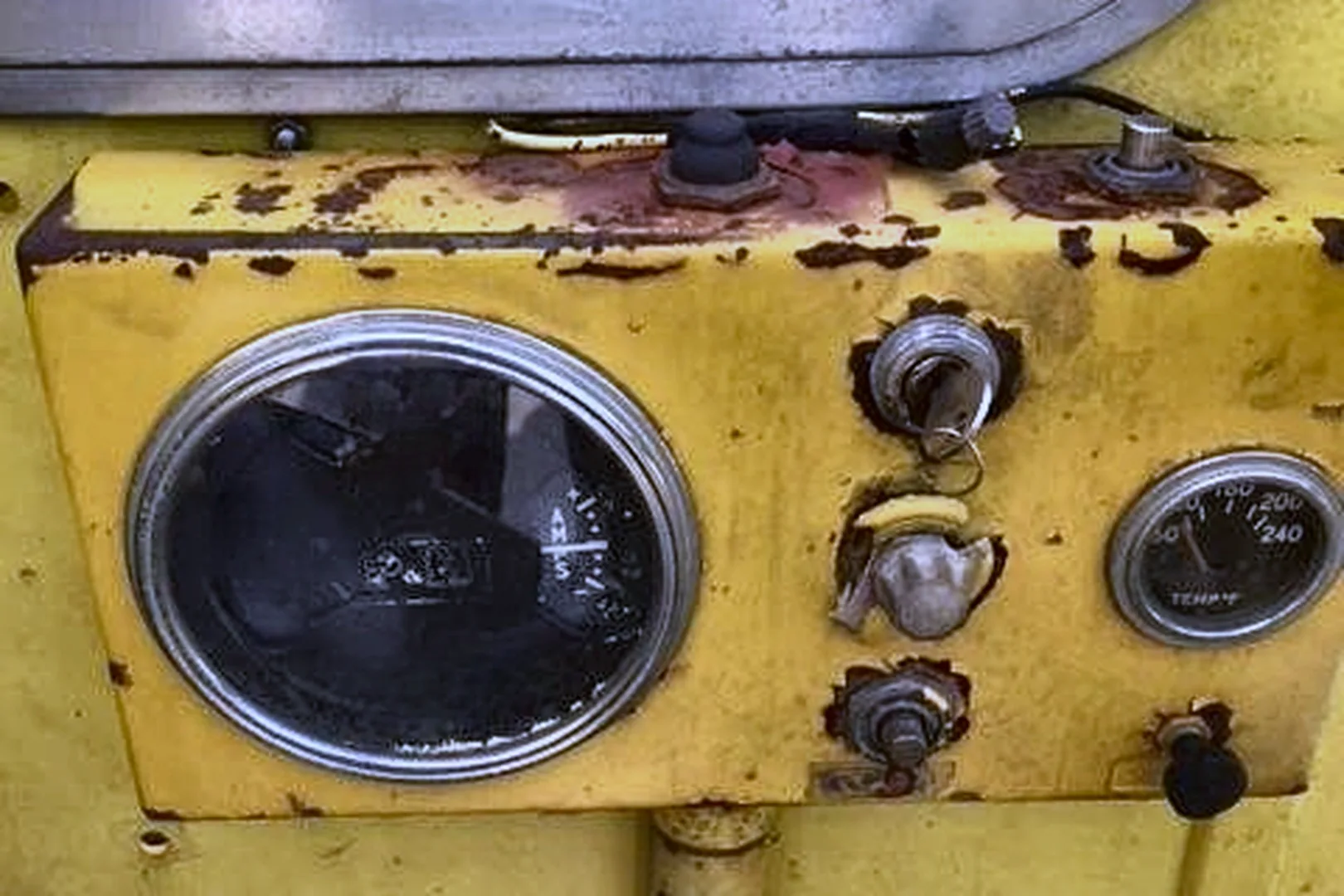 1974 P & H T750 - view 6 of 19