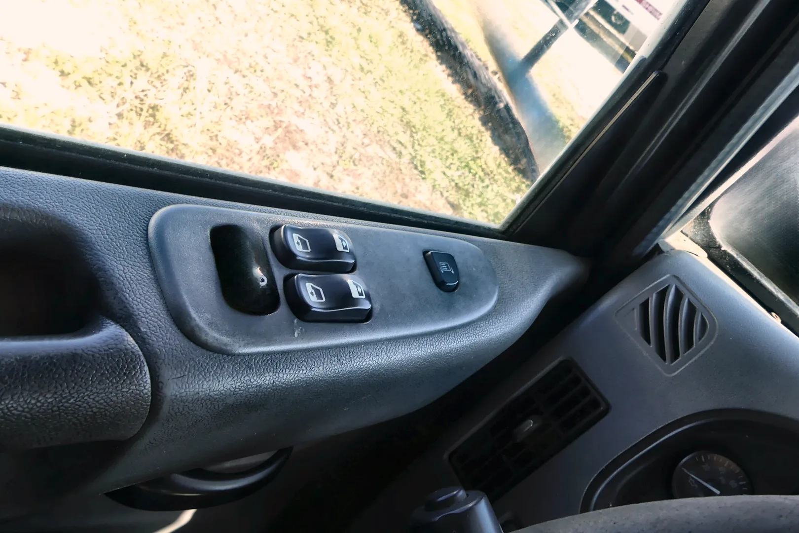 2013 PETERBILT PB337 - view 17 of 30