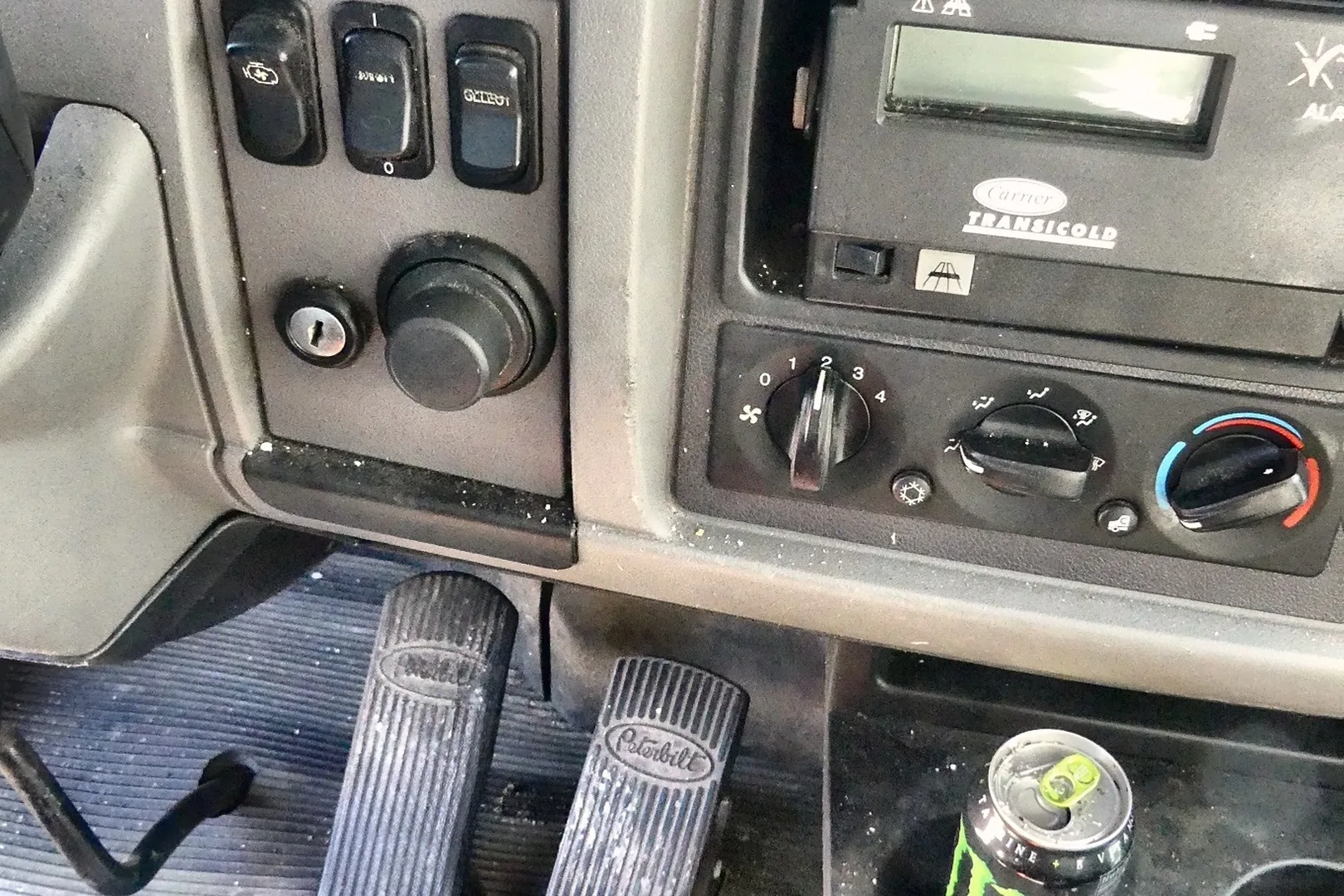 2016 PETERBILT 337 - view 14 of 29