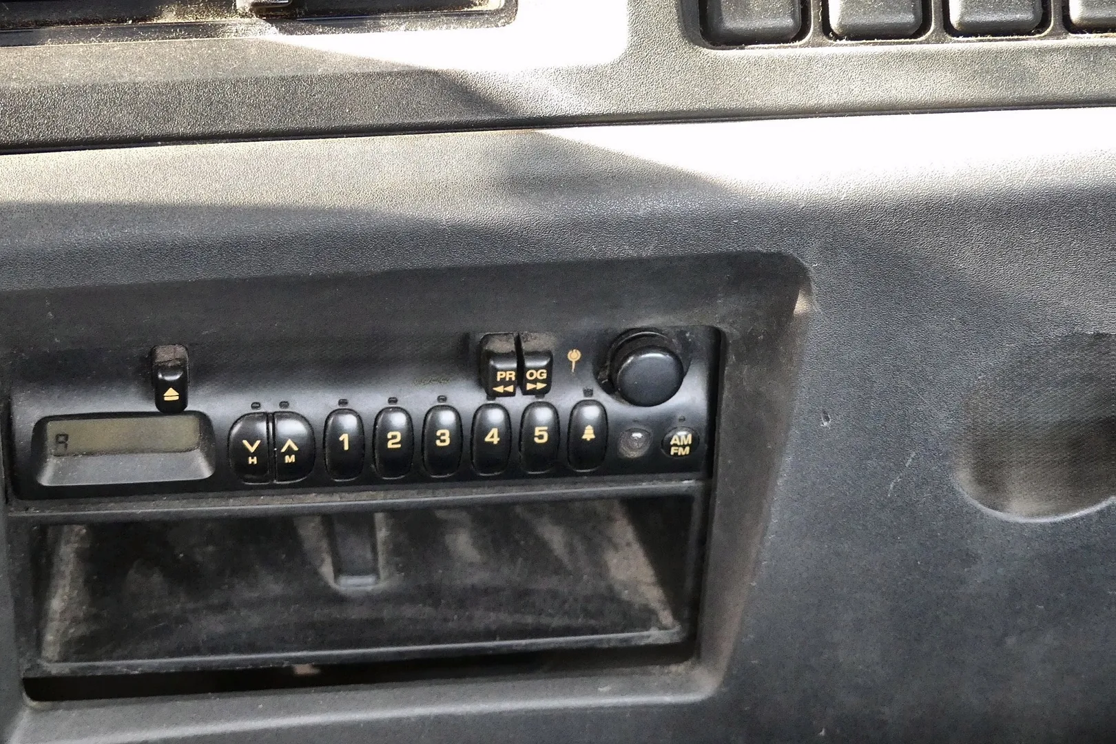 2000 ISUZU FRR - view 16 of 26