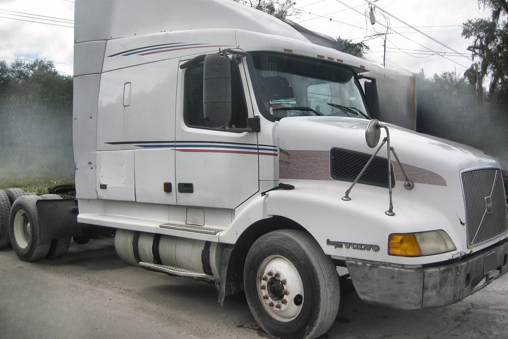 2002 VOLVO VN Series - view 7 of 13