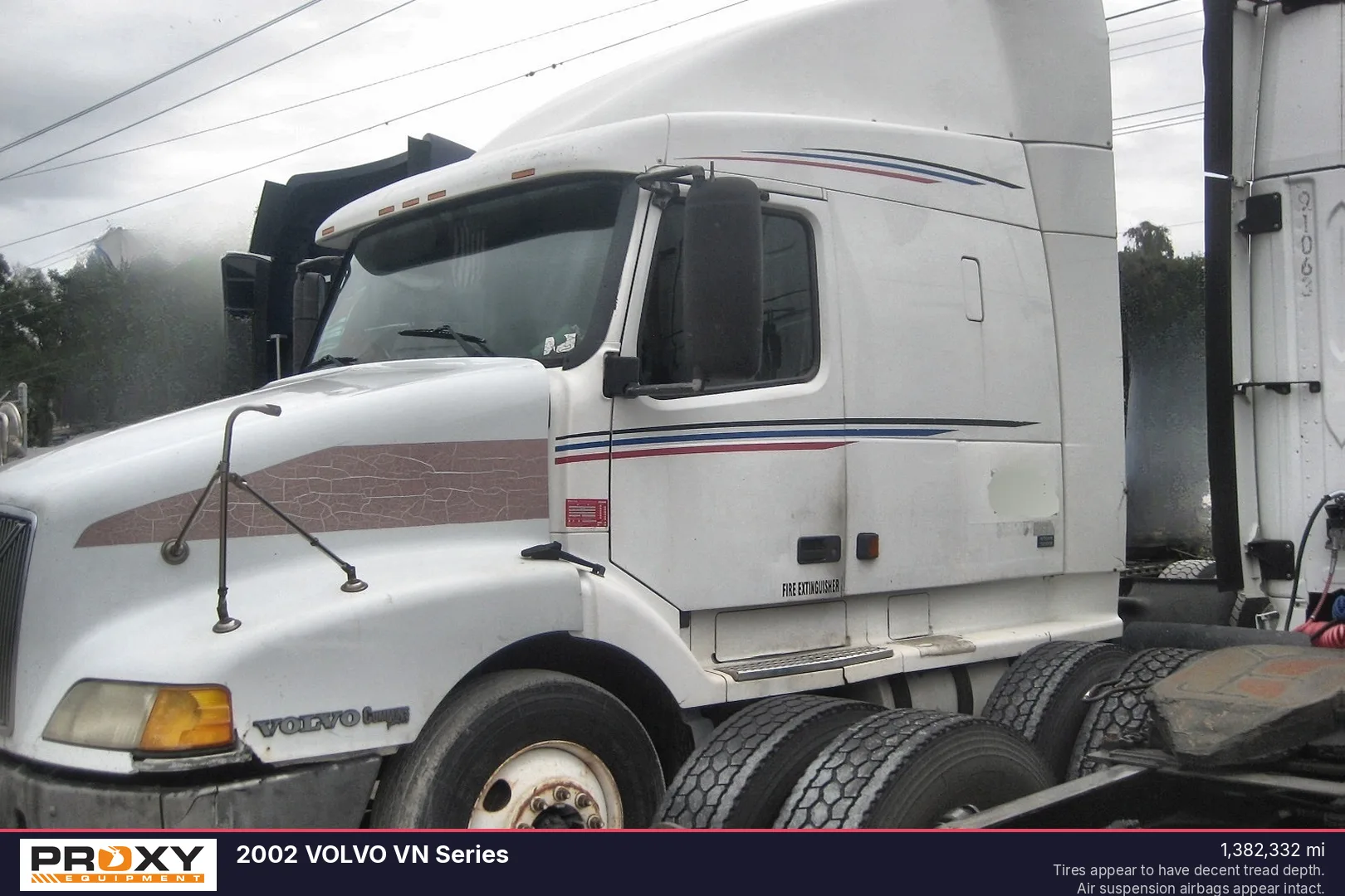 2002 VOLVO VN Series - view 2 of 13