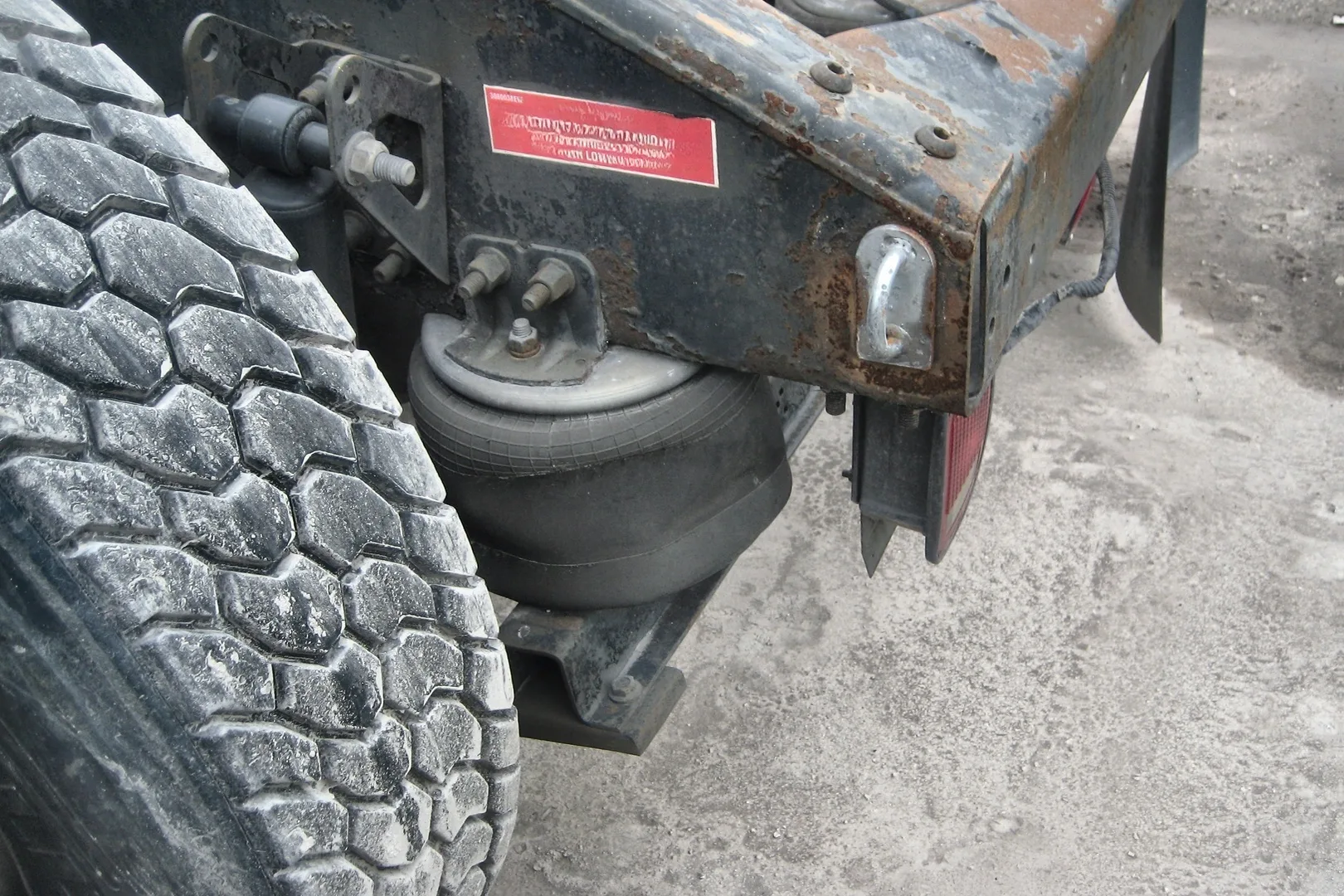 2002 VOLVO VN Series - view 9 of 13