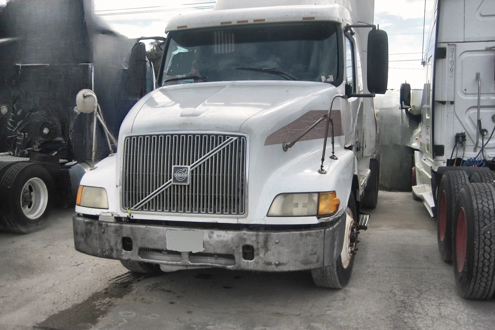 2002 VOLVO VN Series - view 12 of 13