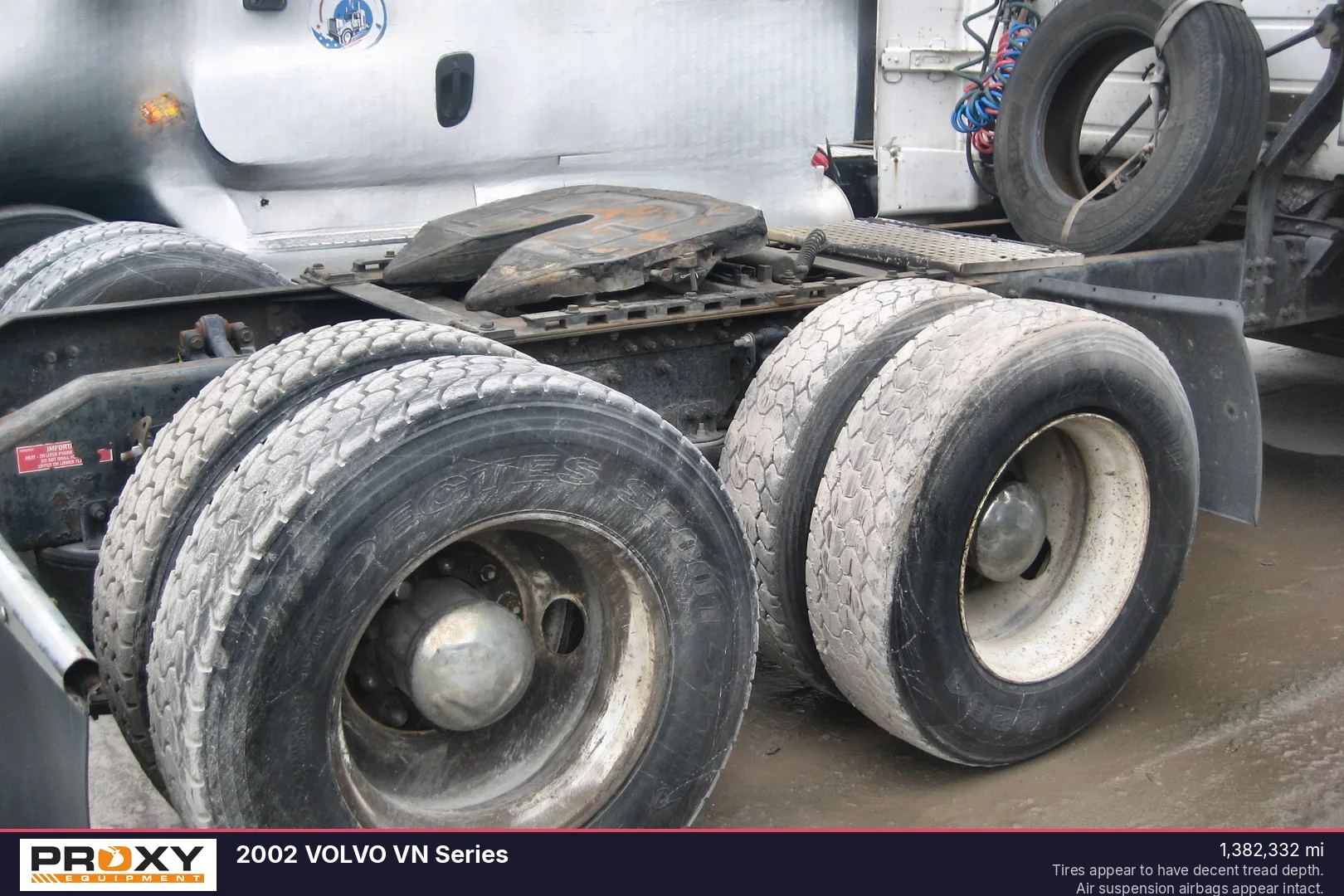 2002 VOLVO VN Series - view 5 of 13