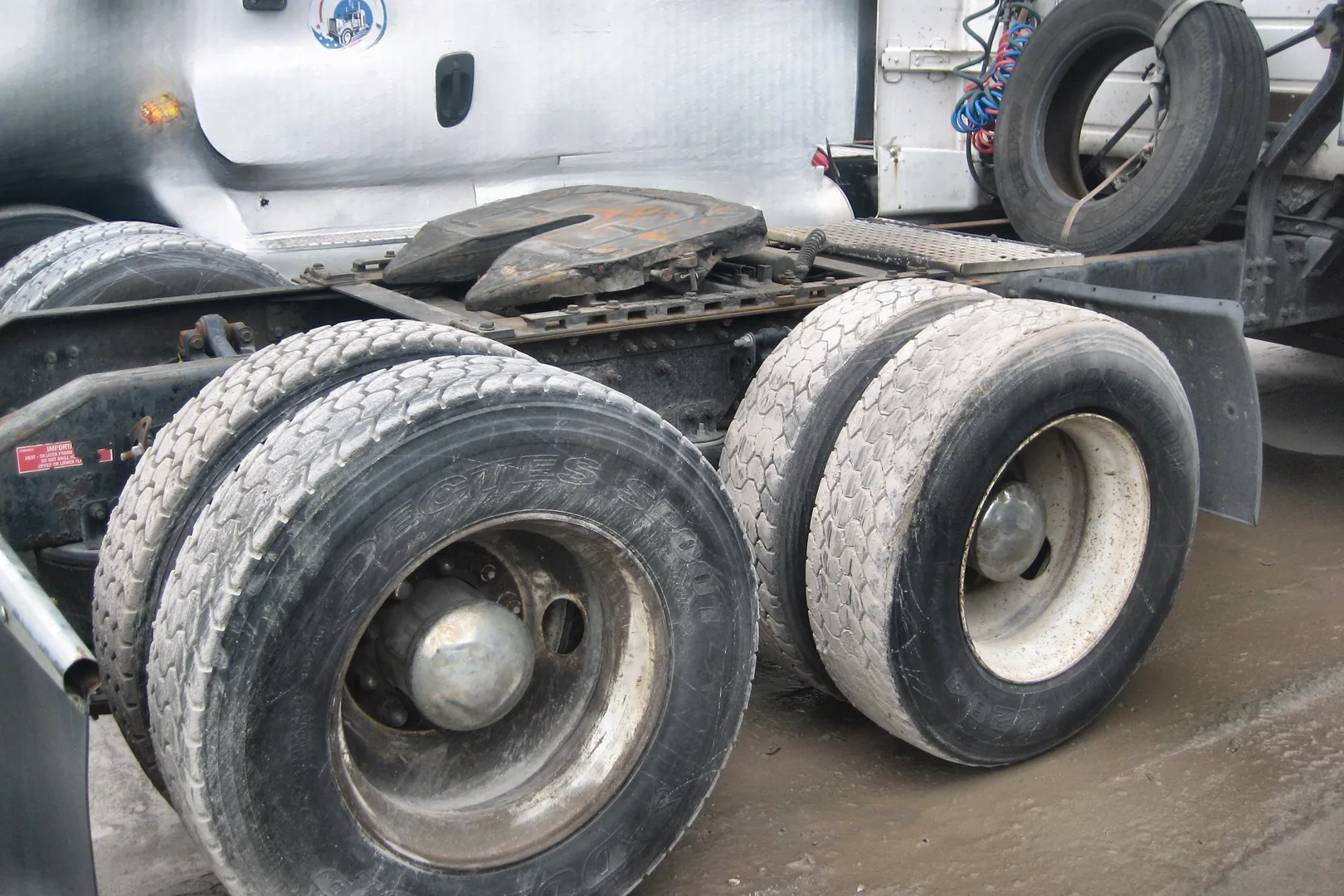 2002 VOLVO VN Series - view 13 of 13