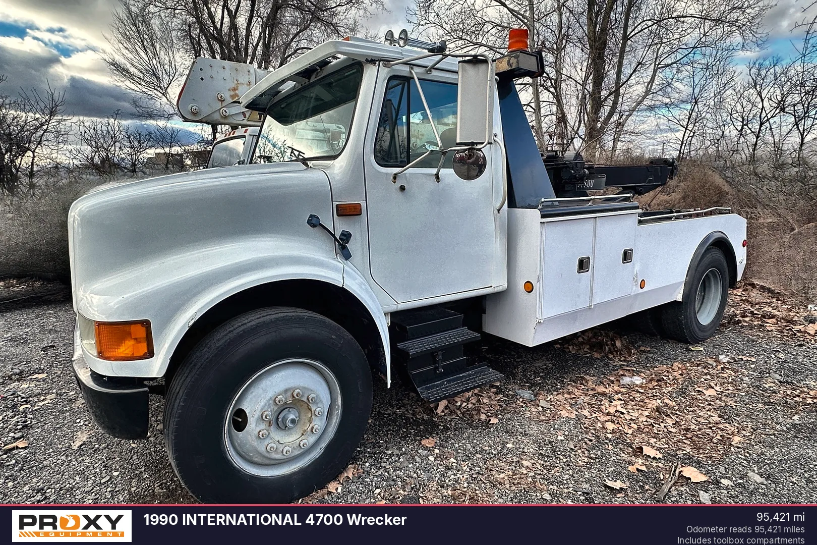 1990 INTERNATIONAL 4700 Wrecker - view 1 of 40